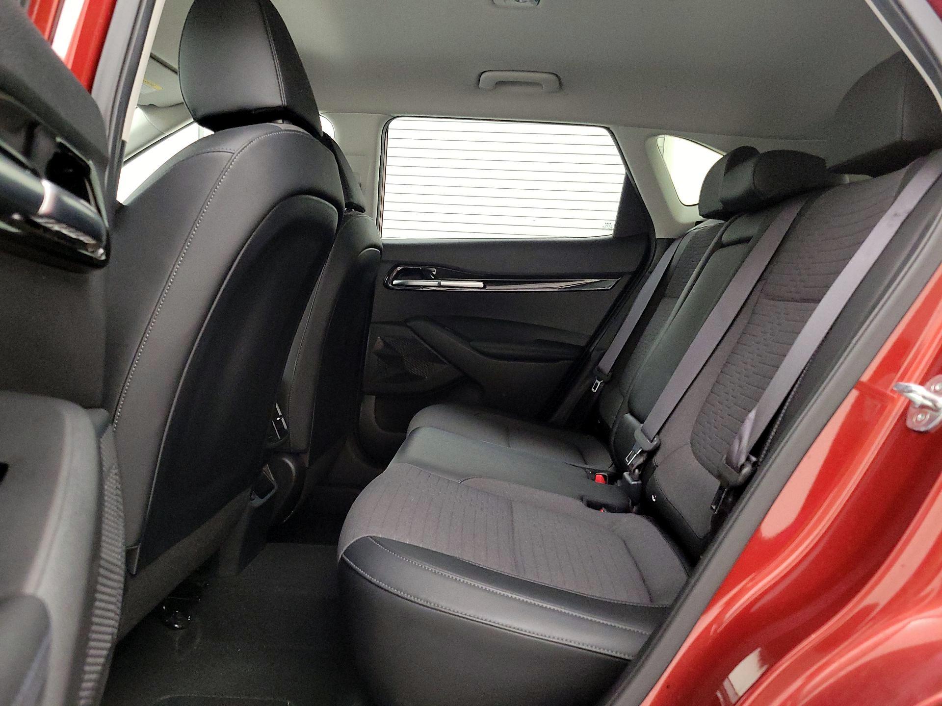 Thumbnail: 2023 Kia Seltos - 19