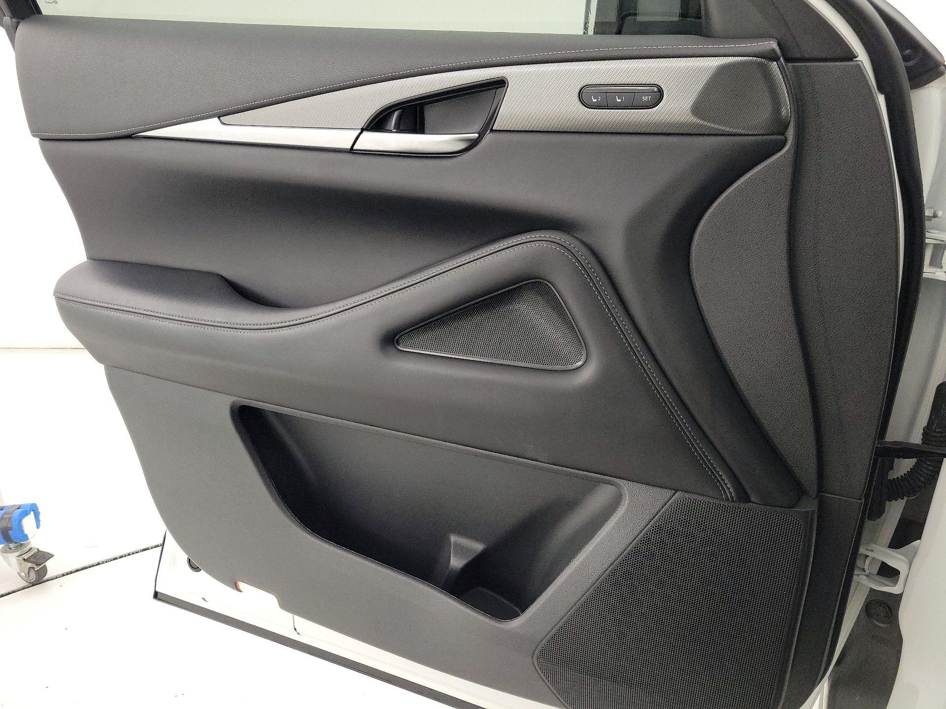 Thumbnail: 2023 INFINITI QX60 - 12