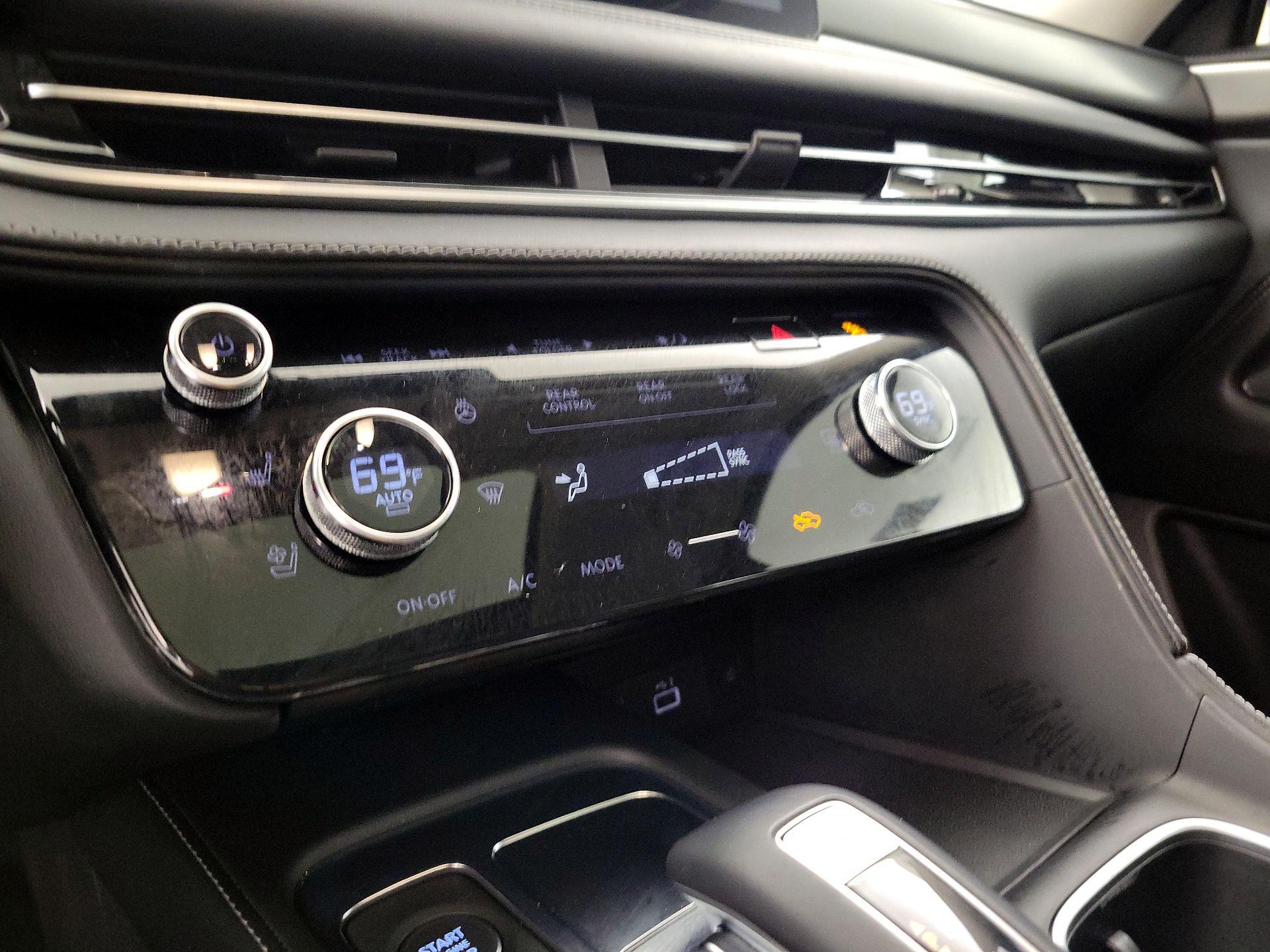 Thumbnail: 2023 INFINITI QX60 - 16