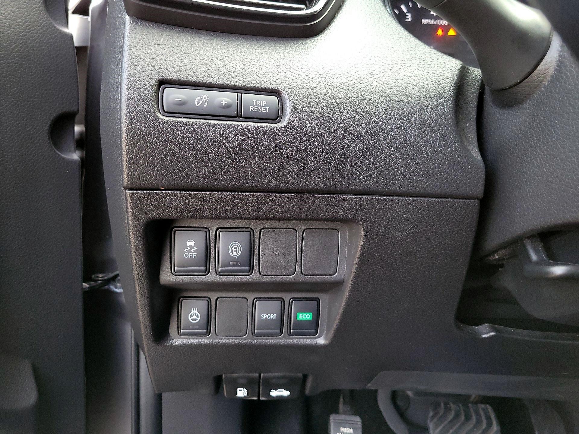 Thumbnail: 2022 Nissan Rogue Sport - 11