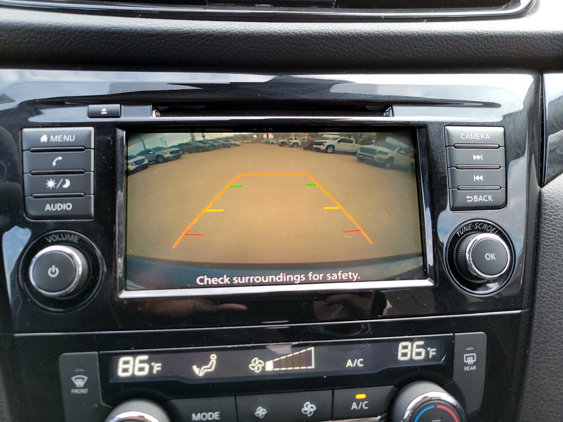 Thumbnail: 2022 Nissan Rogue Sport - 12