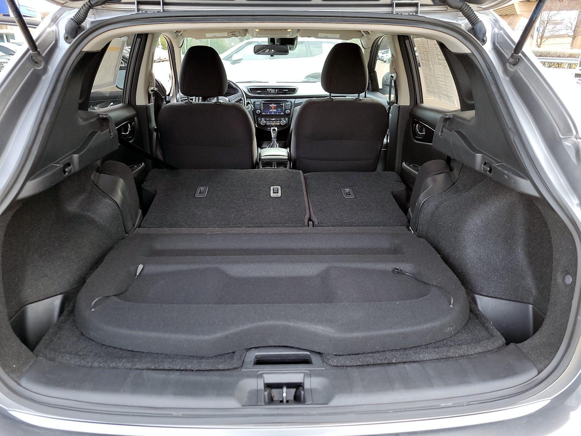 Thumbnail: 2022 Nissan Rogue Sport - 19