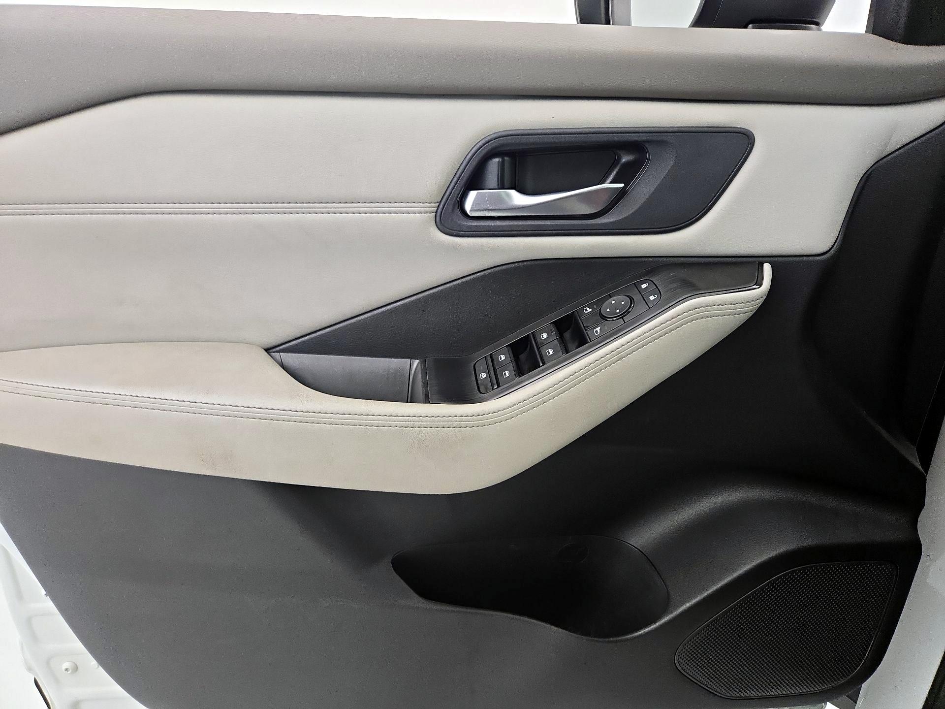 Thumbnail: 2023 Nissan Rogue - 12