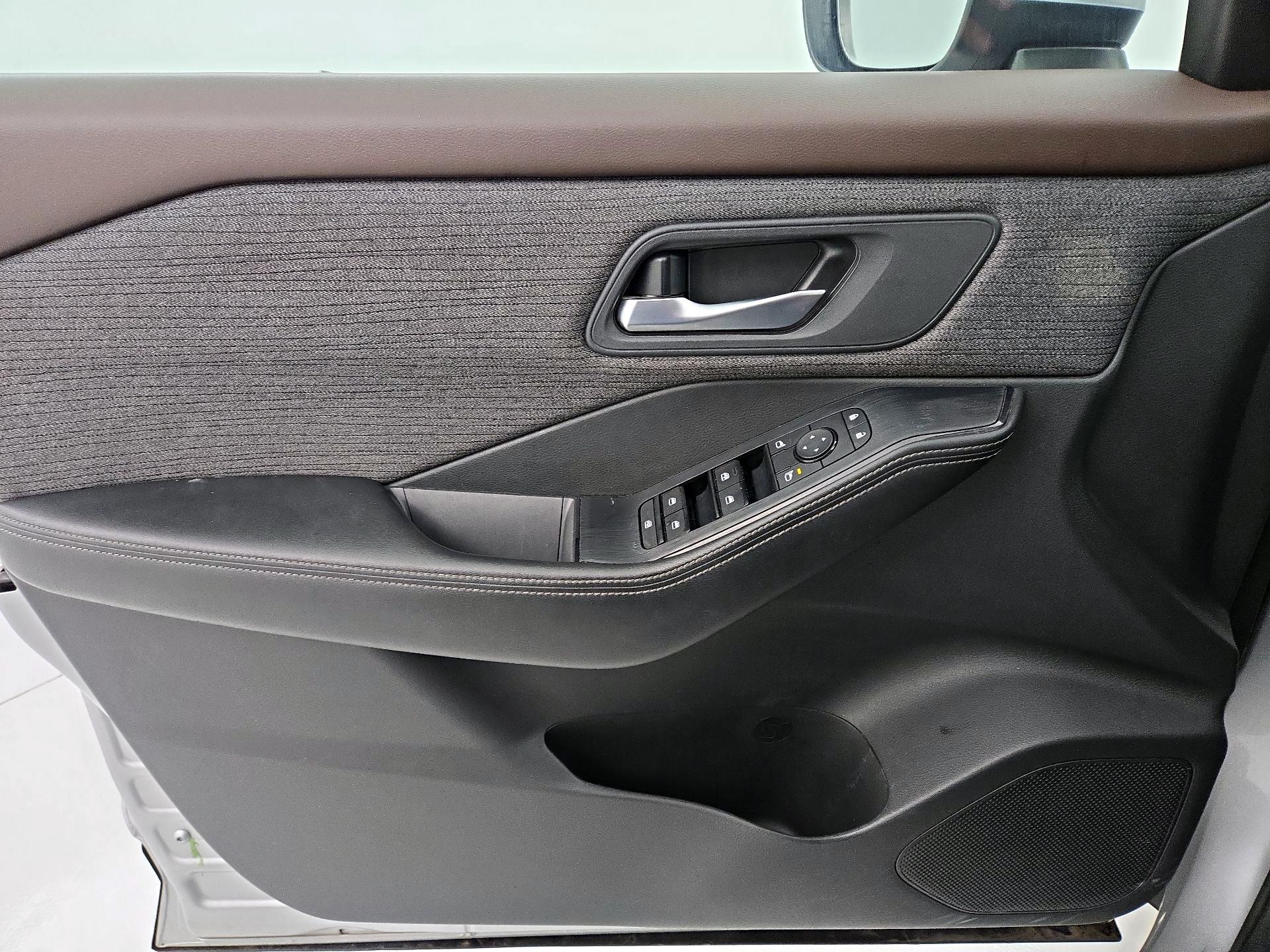 Thumbnail: 2022 Nissan Rogue - 12