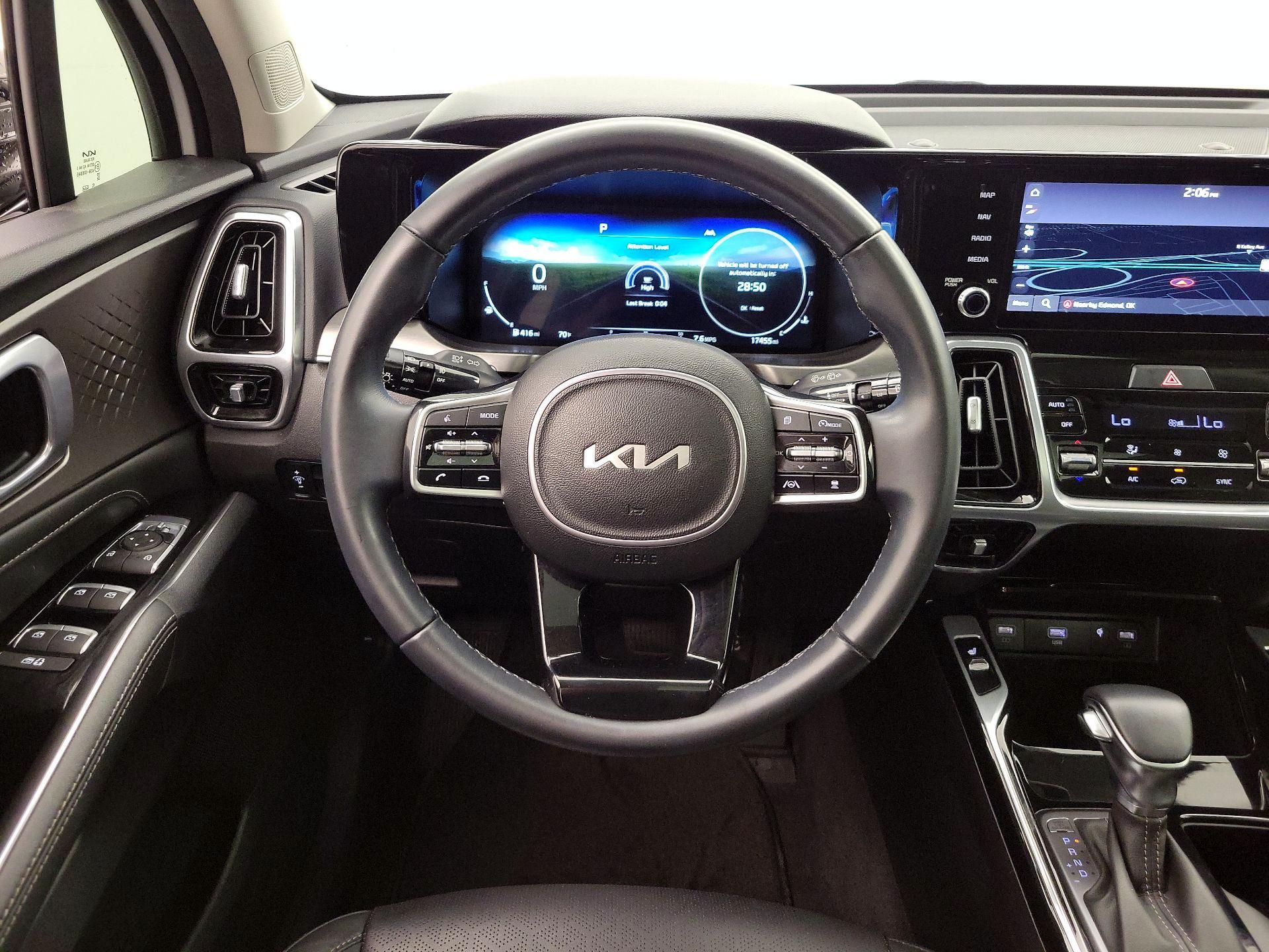 Thumbnail: 2023 Kia Sorento - 10