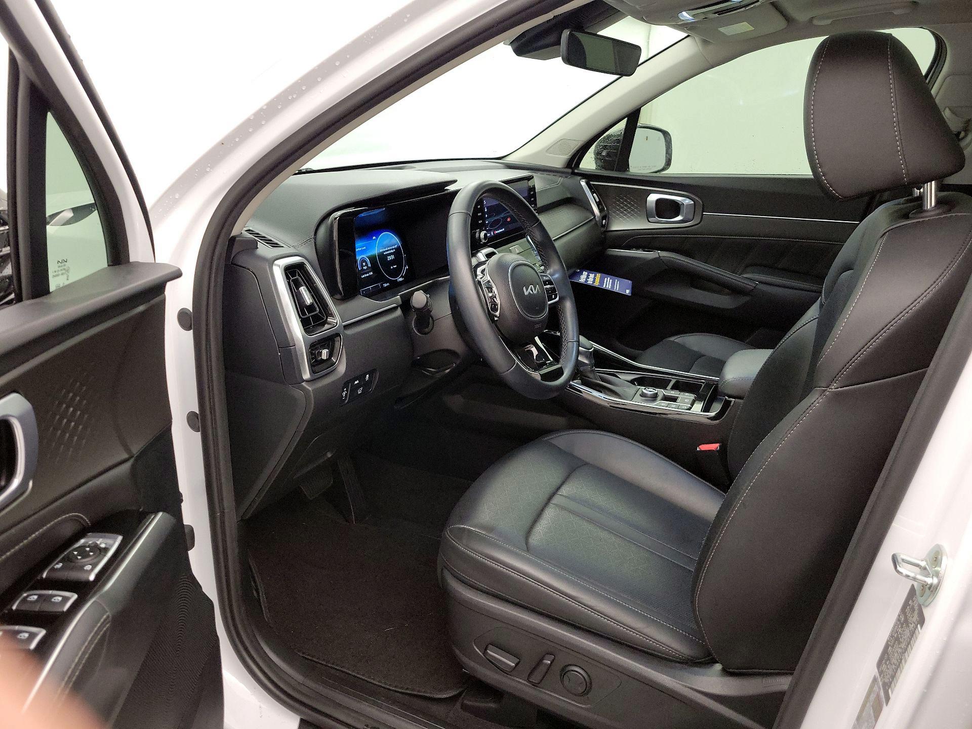 Thumbnail: 2023 Kia Sorento - 11