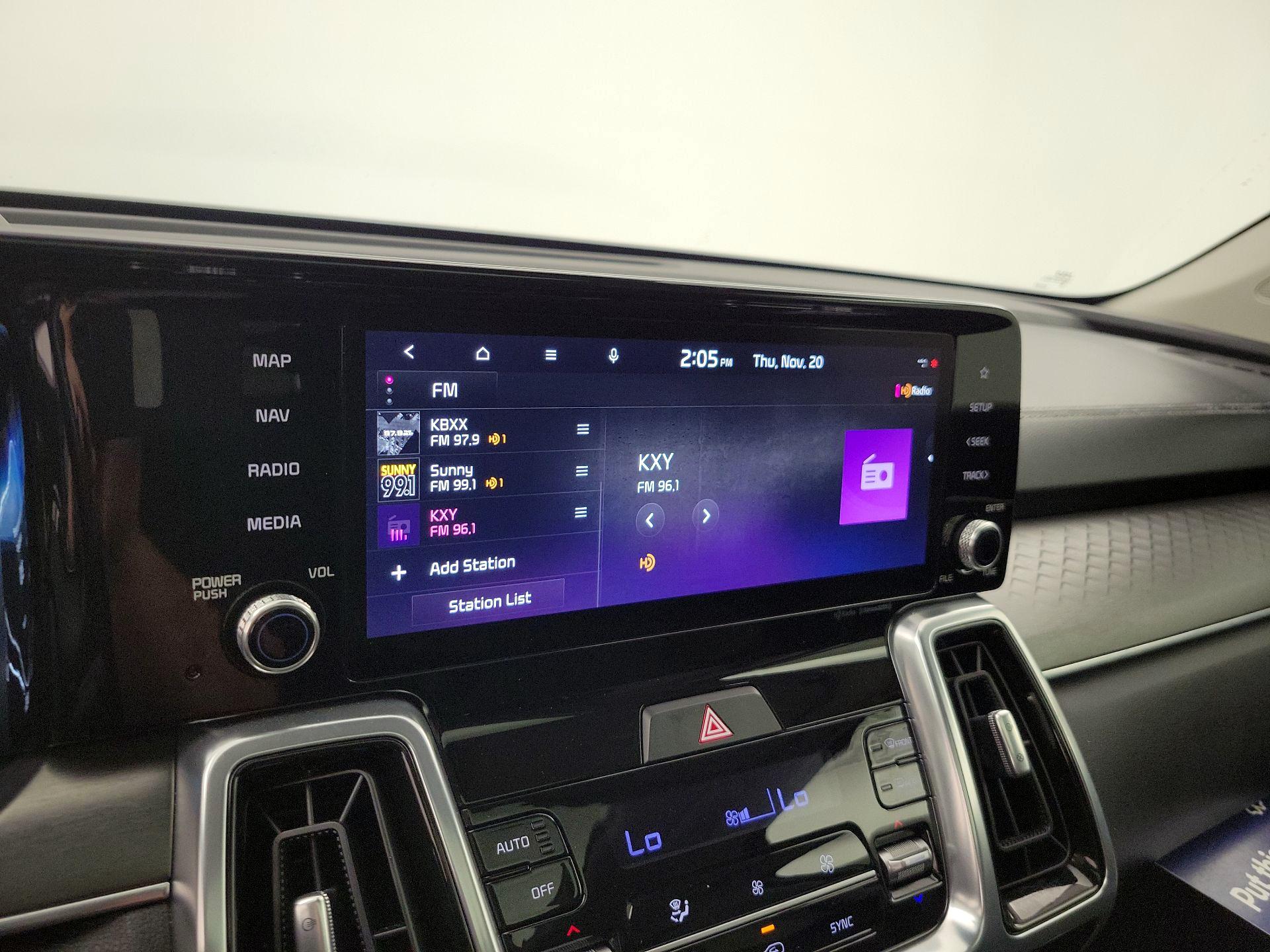 Thumbnail: 2023 Kia Sorento - 16