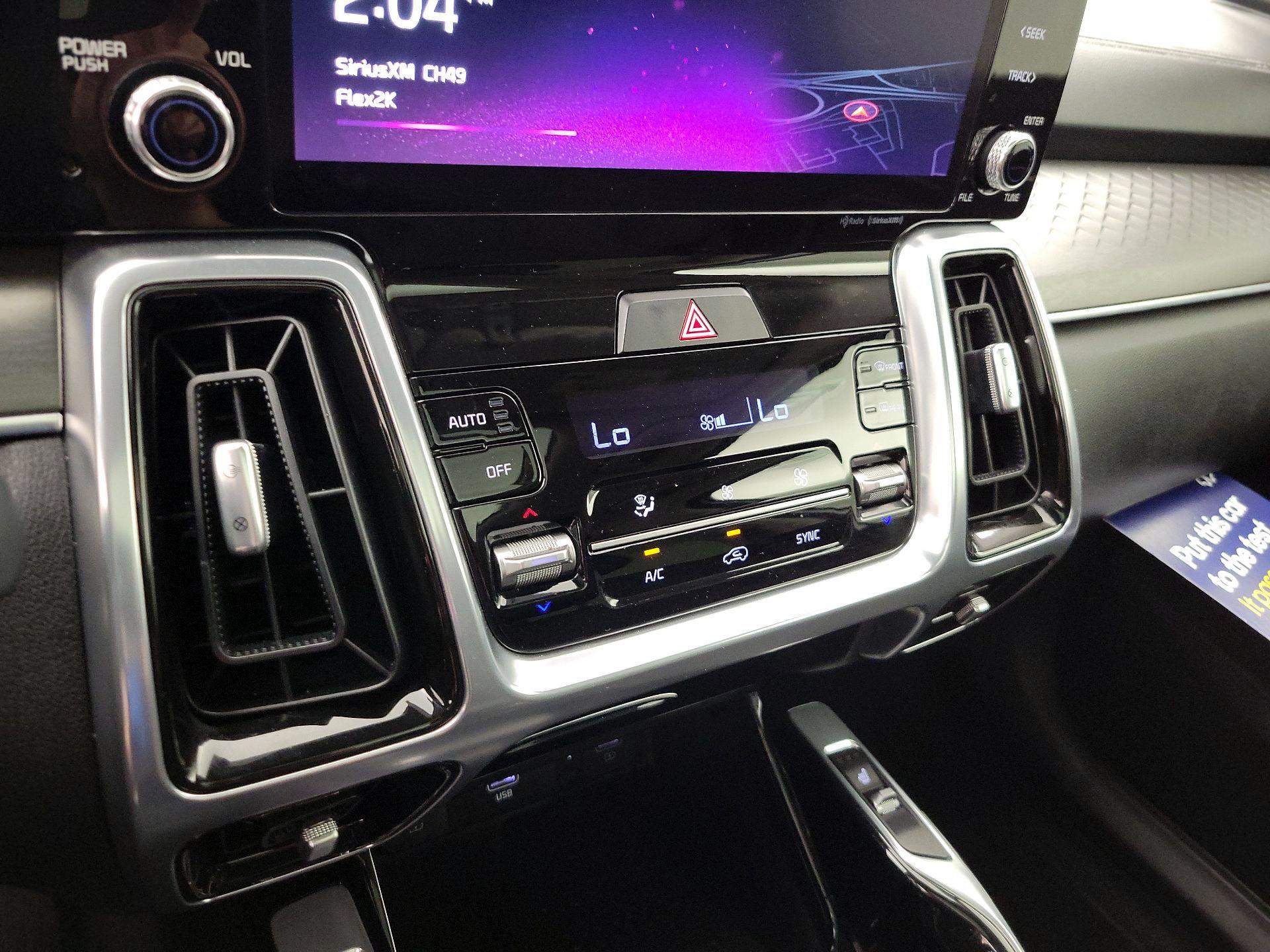 Thumbnail: 2023 Kia Sorento - 17