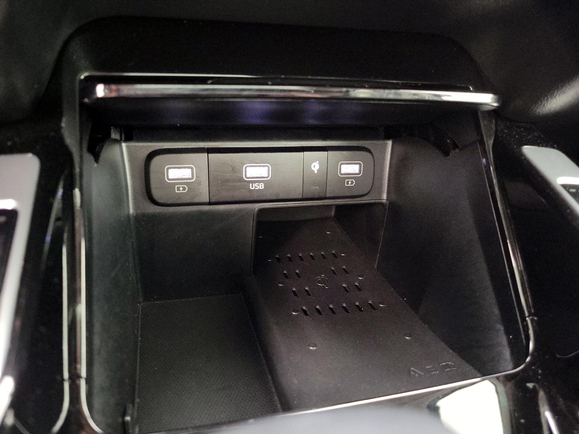 Thumbnail: 2023 Kia Sorento - 19