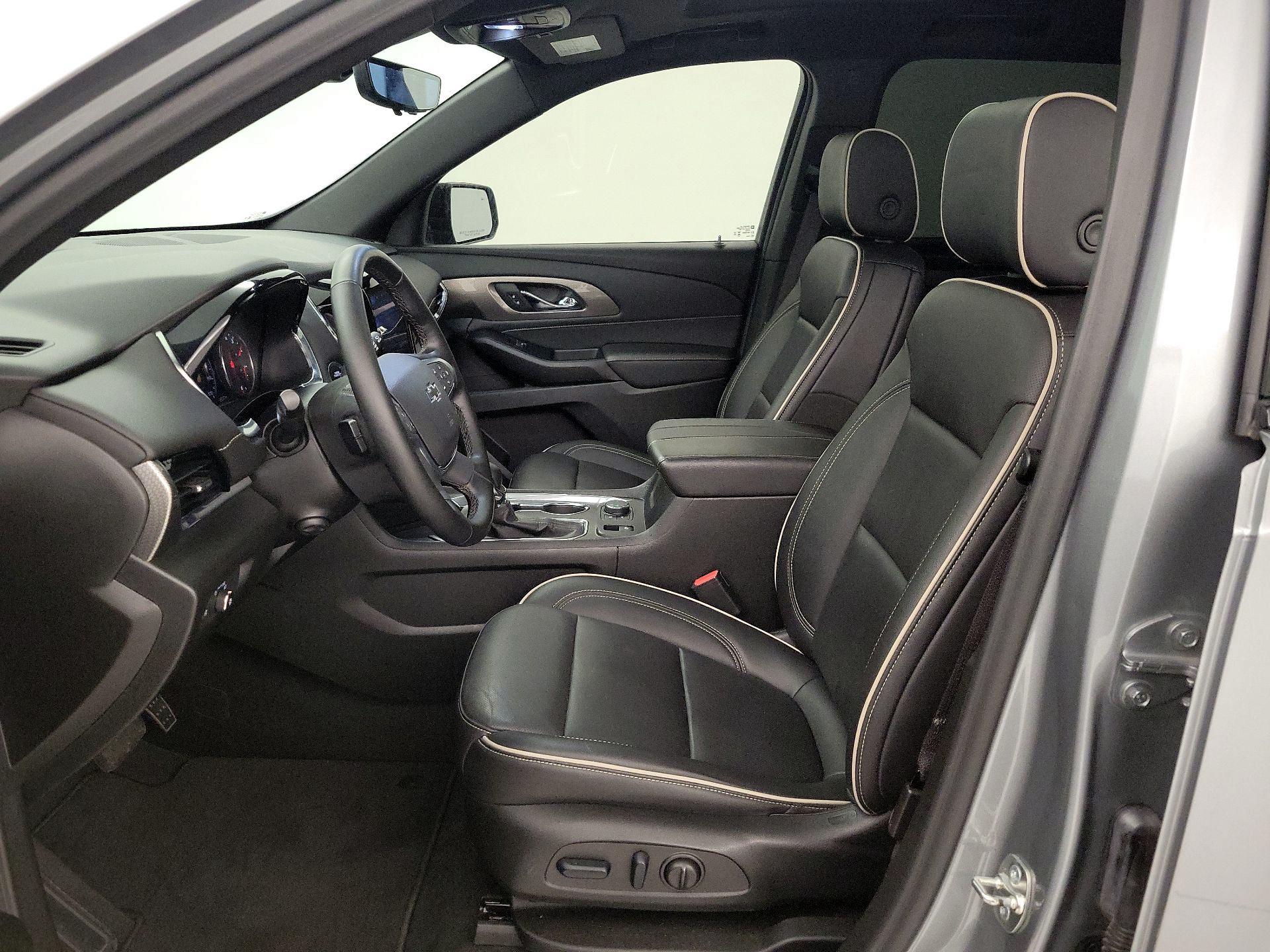 Thumbnail: 2023 Chevrolet Traverse - 11