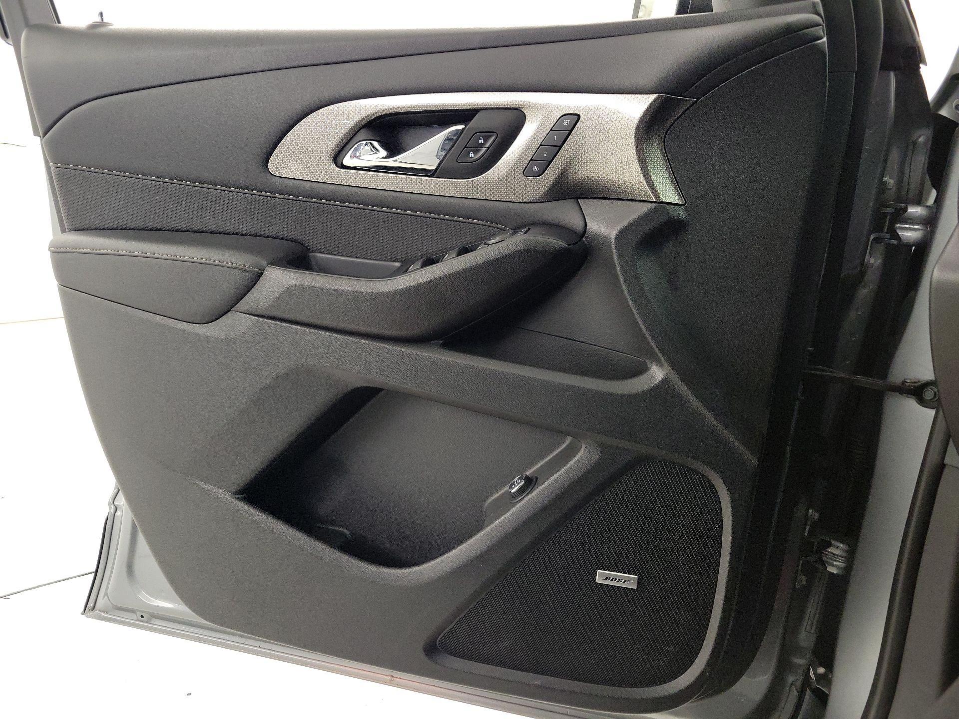 Thumbnail: 2023 Chevrolet Traverse - 12