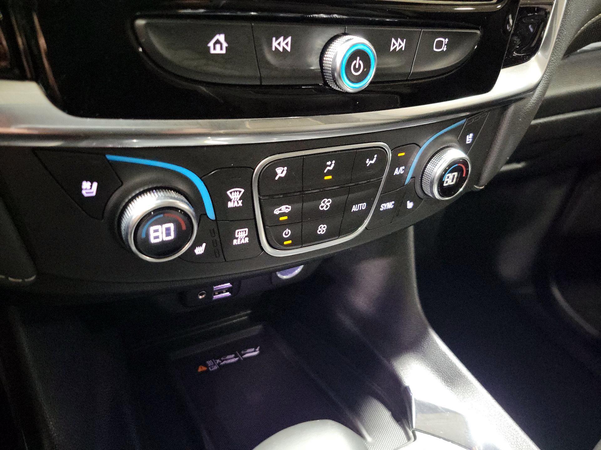 Thumbnail: 2023 Chevrolet Traverse - 17