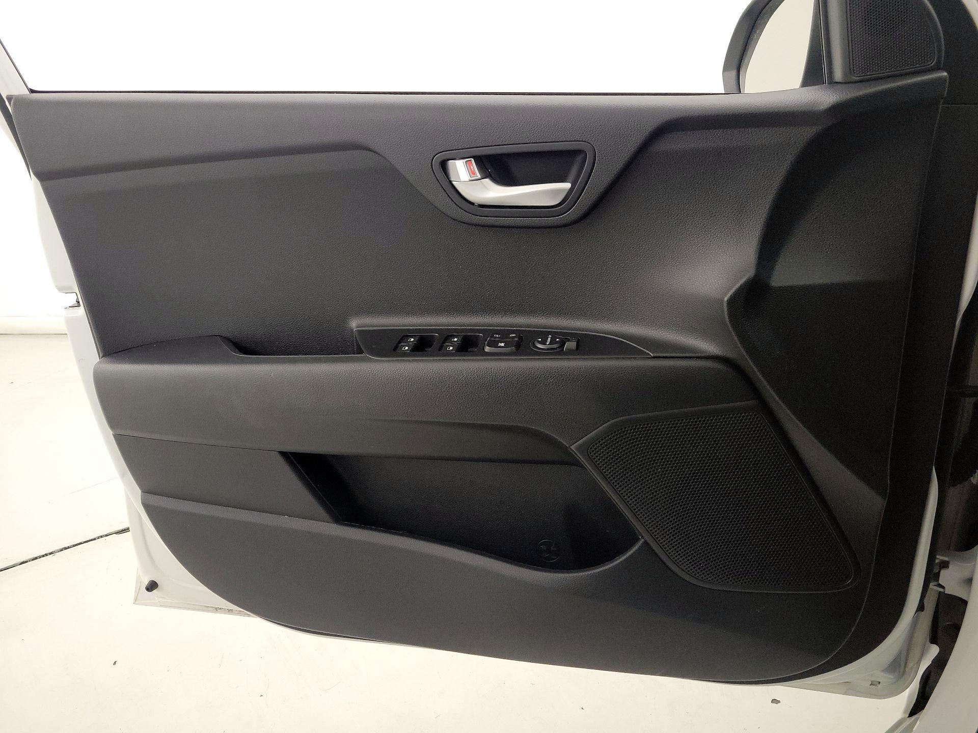 Thumbnail: 2023 Kia Rio - 12