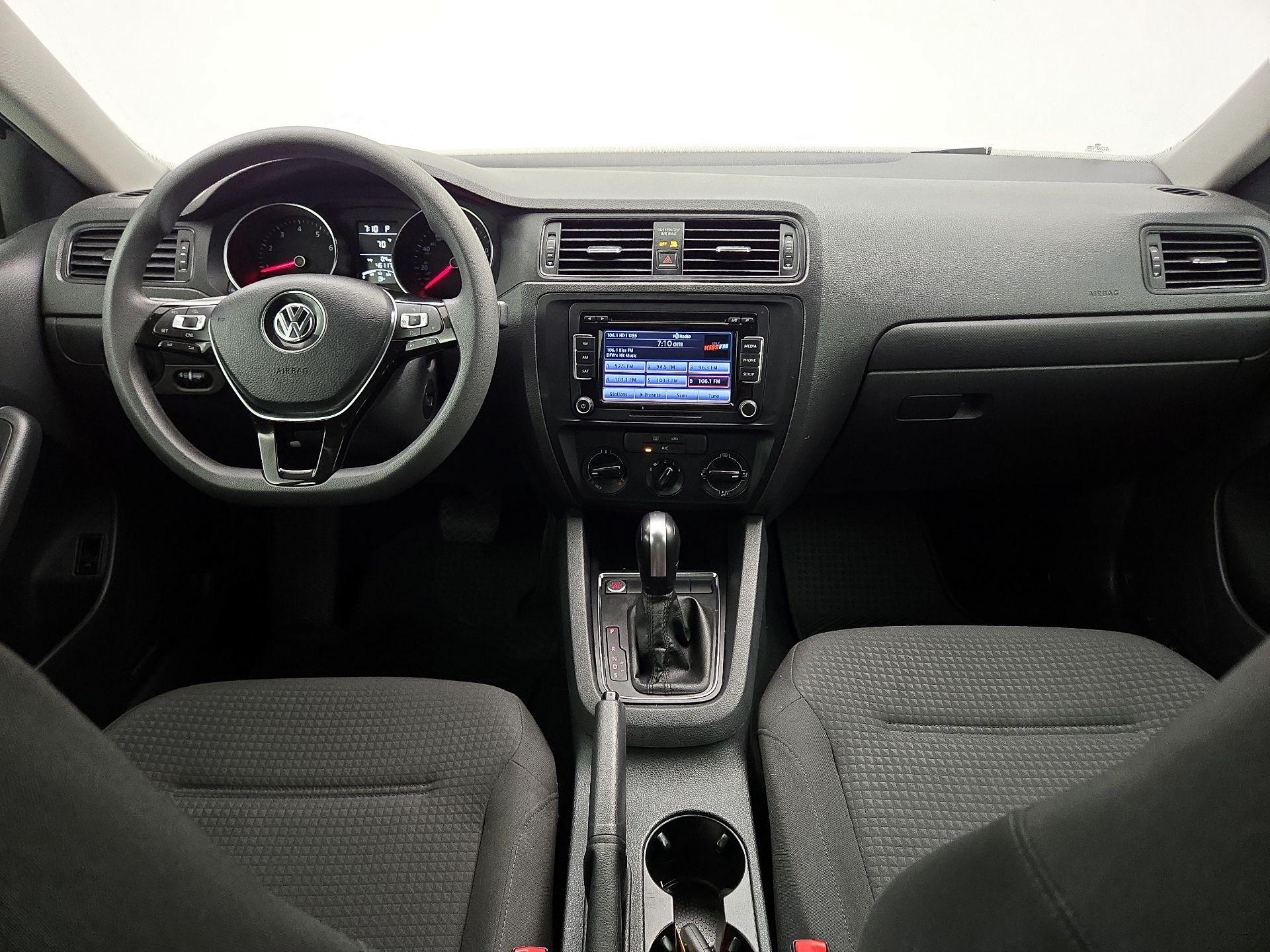 Thumbnail: 2015 Volkswagen Jetta - 9