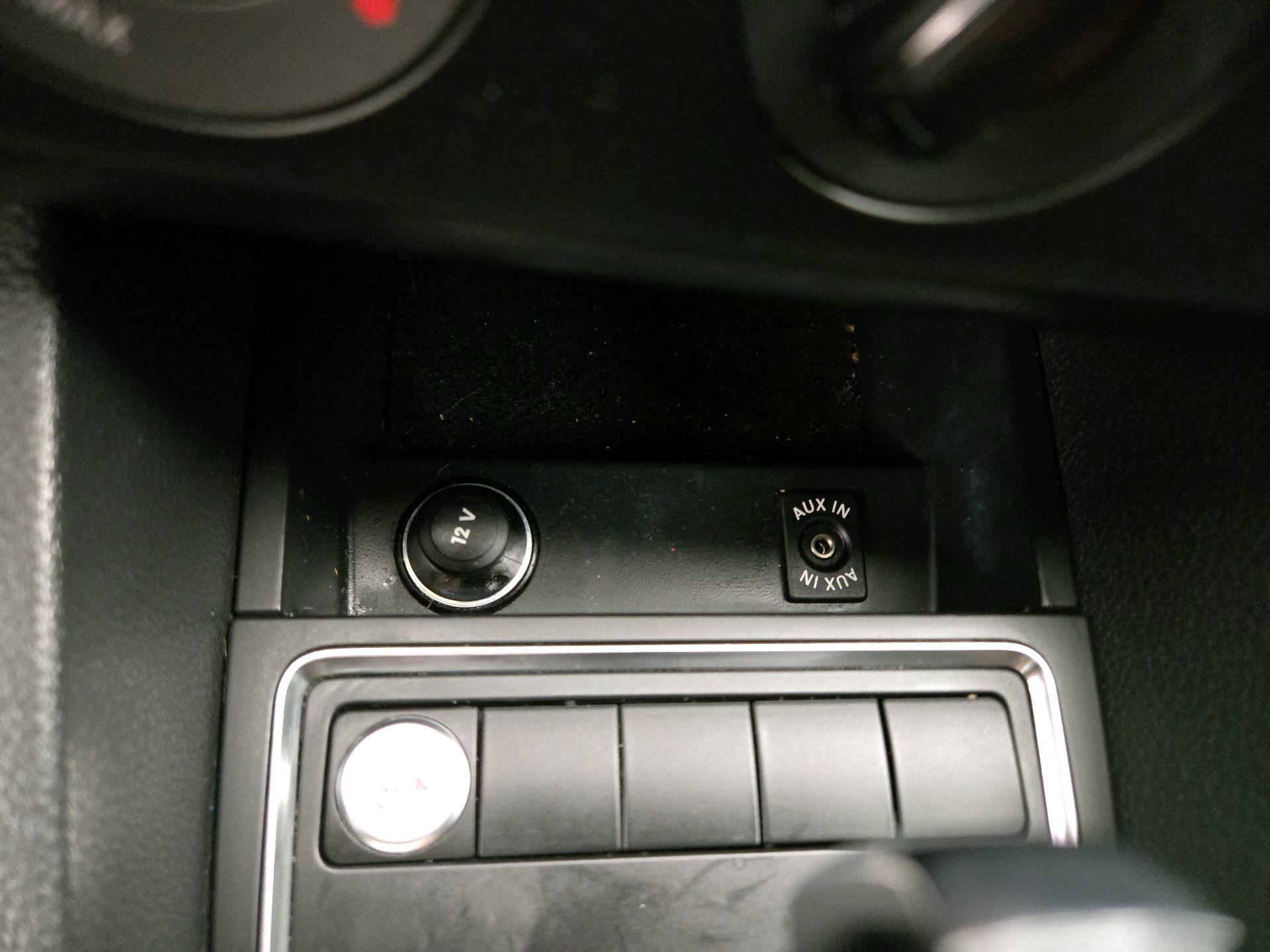 Thumbnail: 2015 Volkswagen Jetta - 18