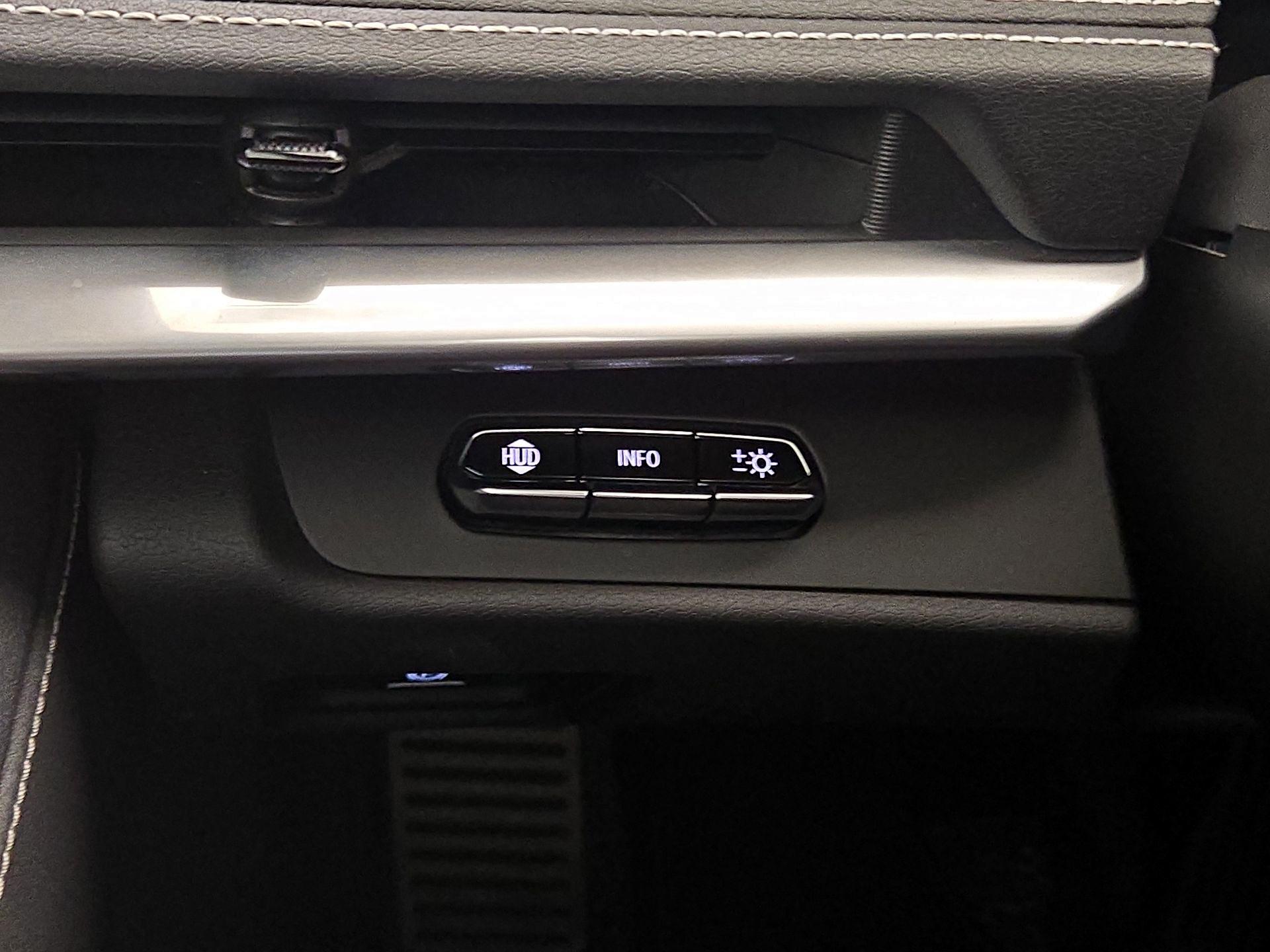 Thumbnail: 2021 Chevrolet Corvette - 13