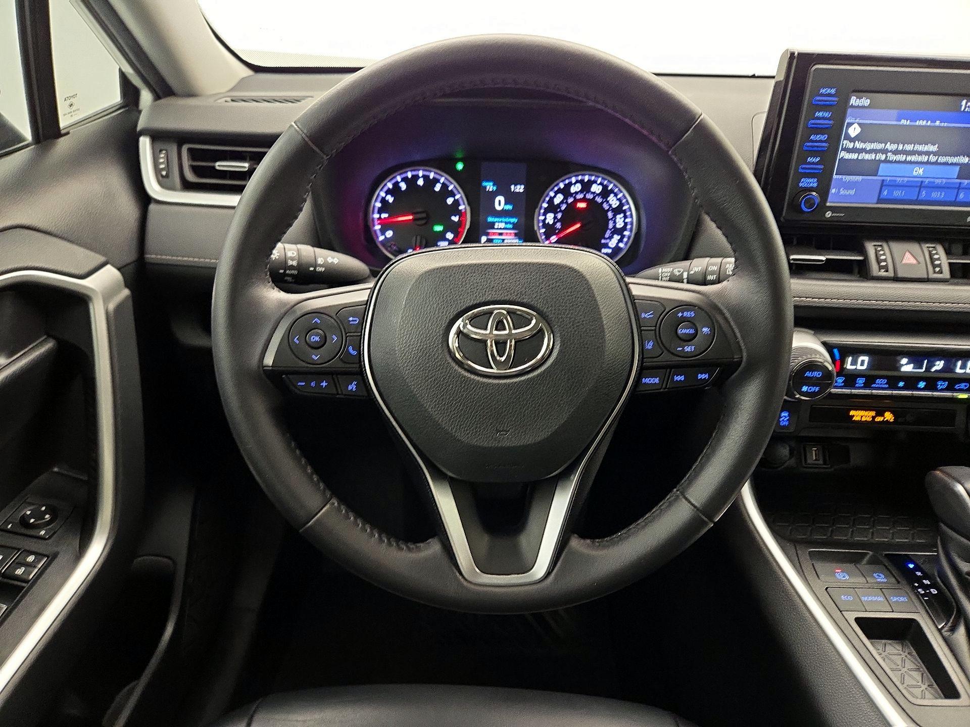 Thumbnail: 2021 Toyota RAV4 - 10