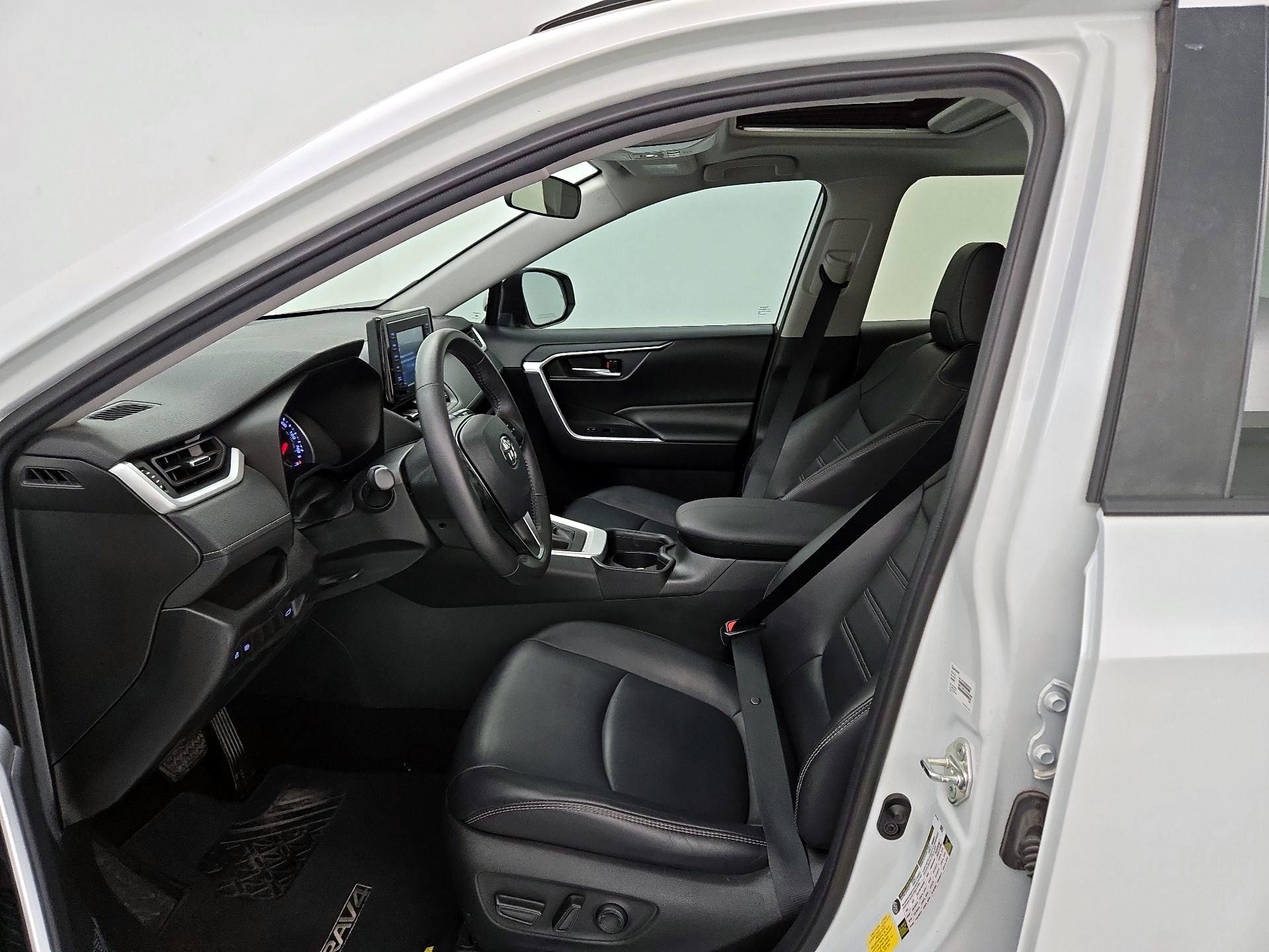 Thumbnail: 2021 Toyota RAV4 - 11