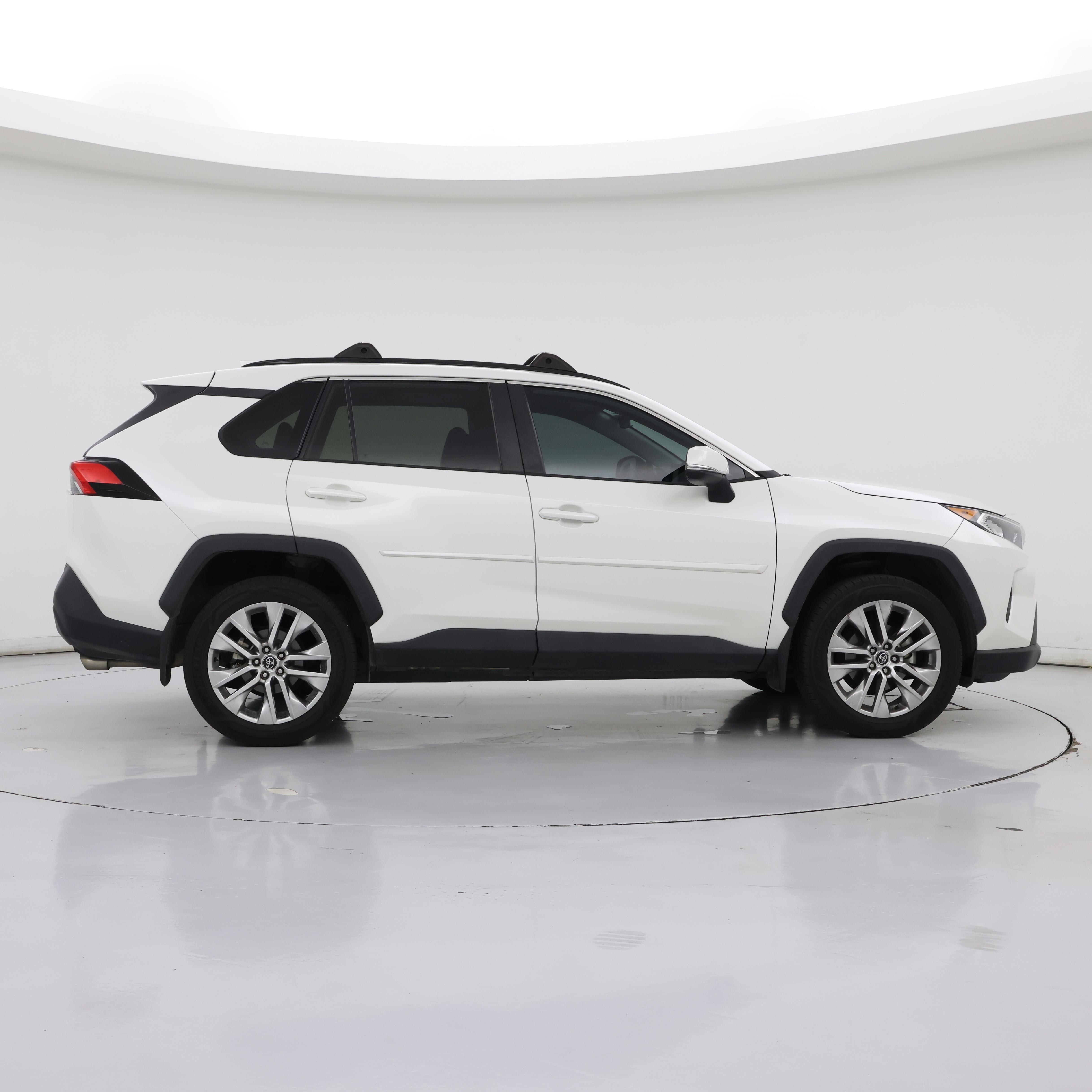 Thumbnail: 2021 Toyota RAV4 - 7