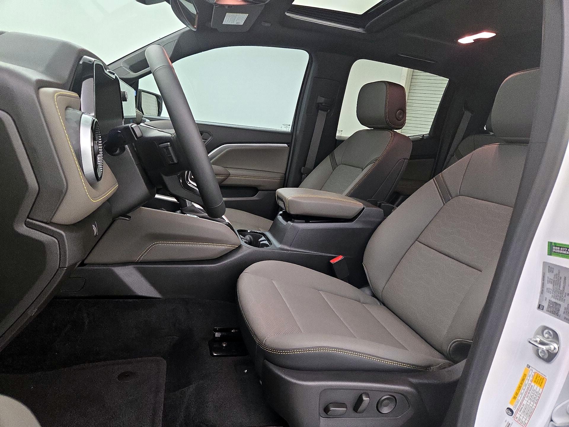 Thumbnail: 2025 Chevrolet Colorado - 11