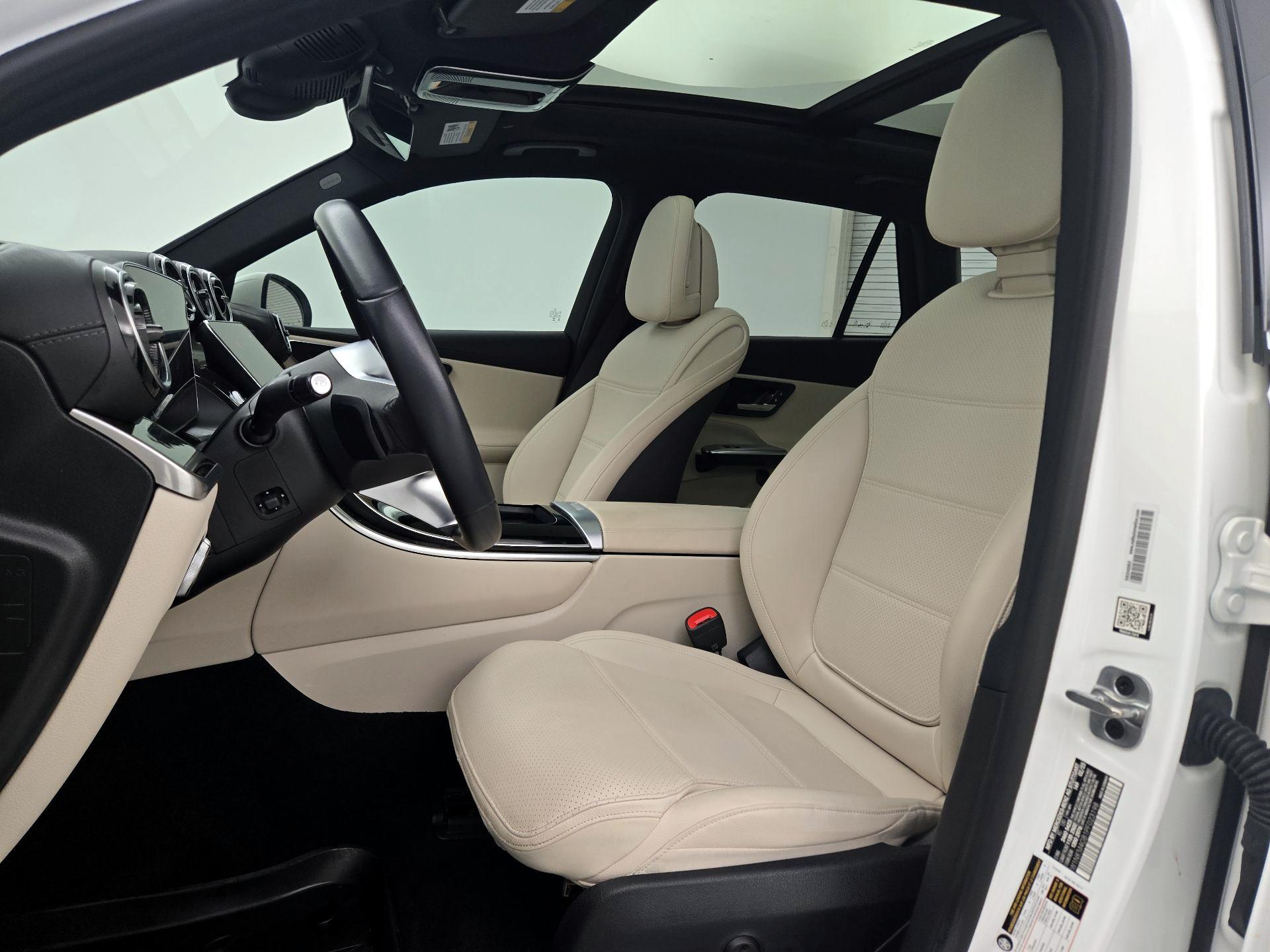 Thumbnail: 2023 Mercedes-Benz GLC - 11