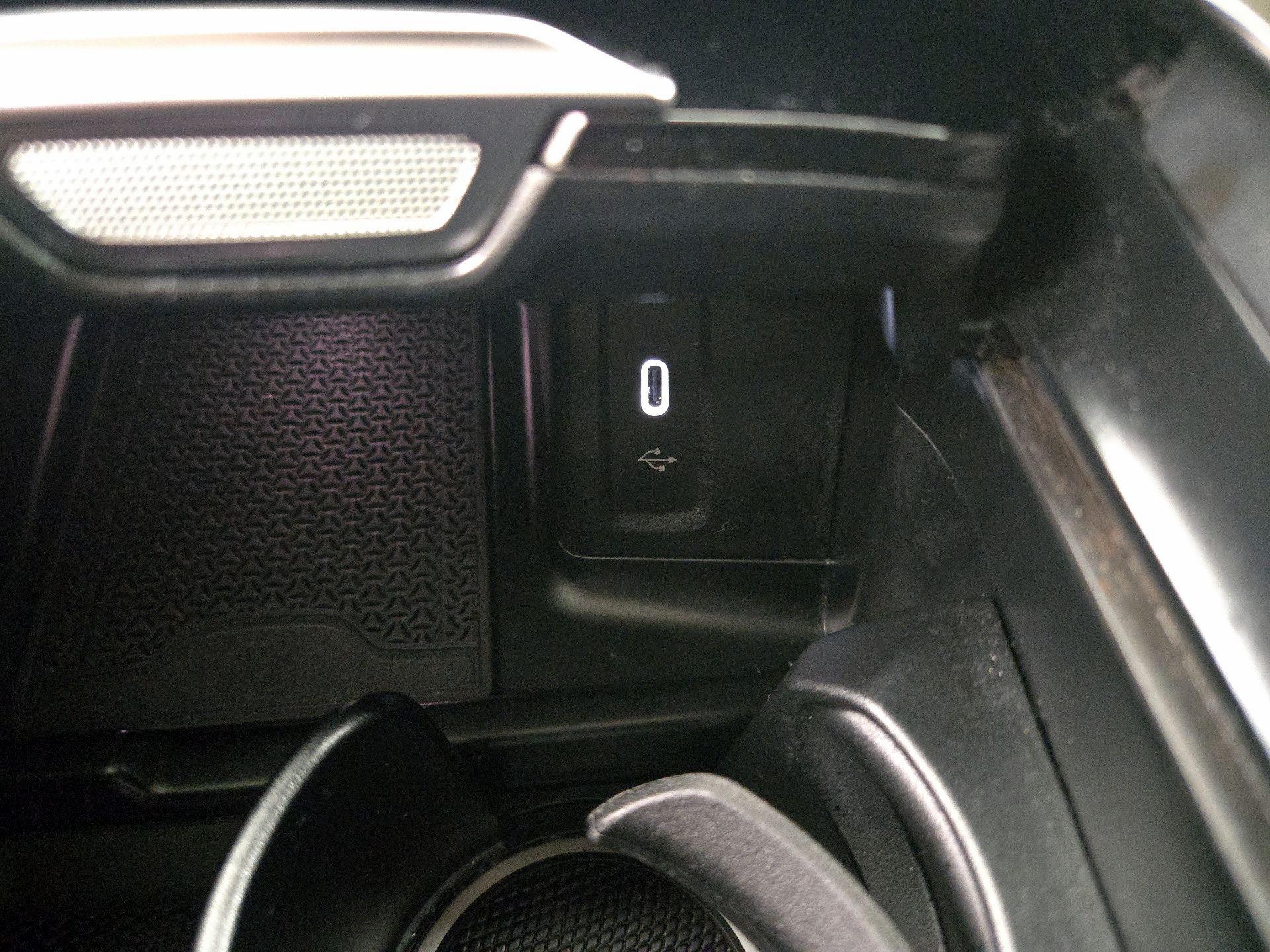 Thumbnail: 2023 Mercedes-Benz GLC - 18