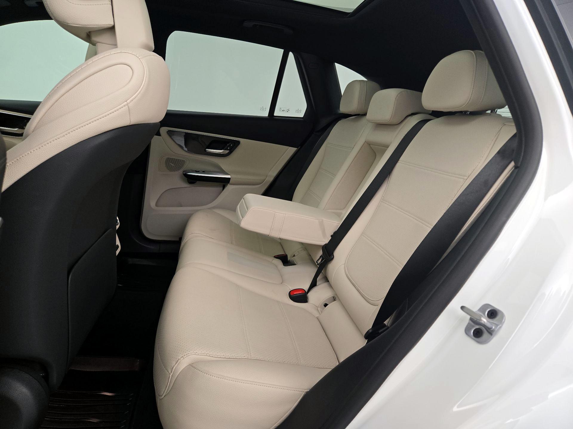 Thumbnail: 2023 Mercedes-Benz GLC - 20