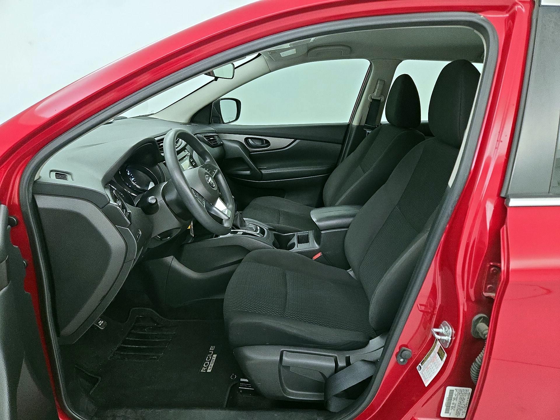 Thumbnail: 2017 Nissan Rogue Sport - 11