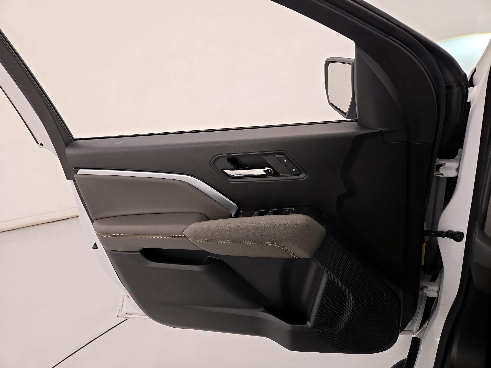 Thumbnail: 2024 Chevrolet Colorado - 12