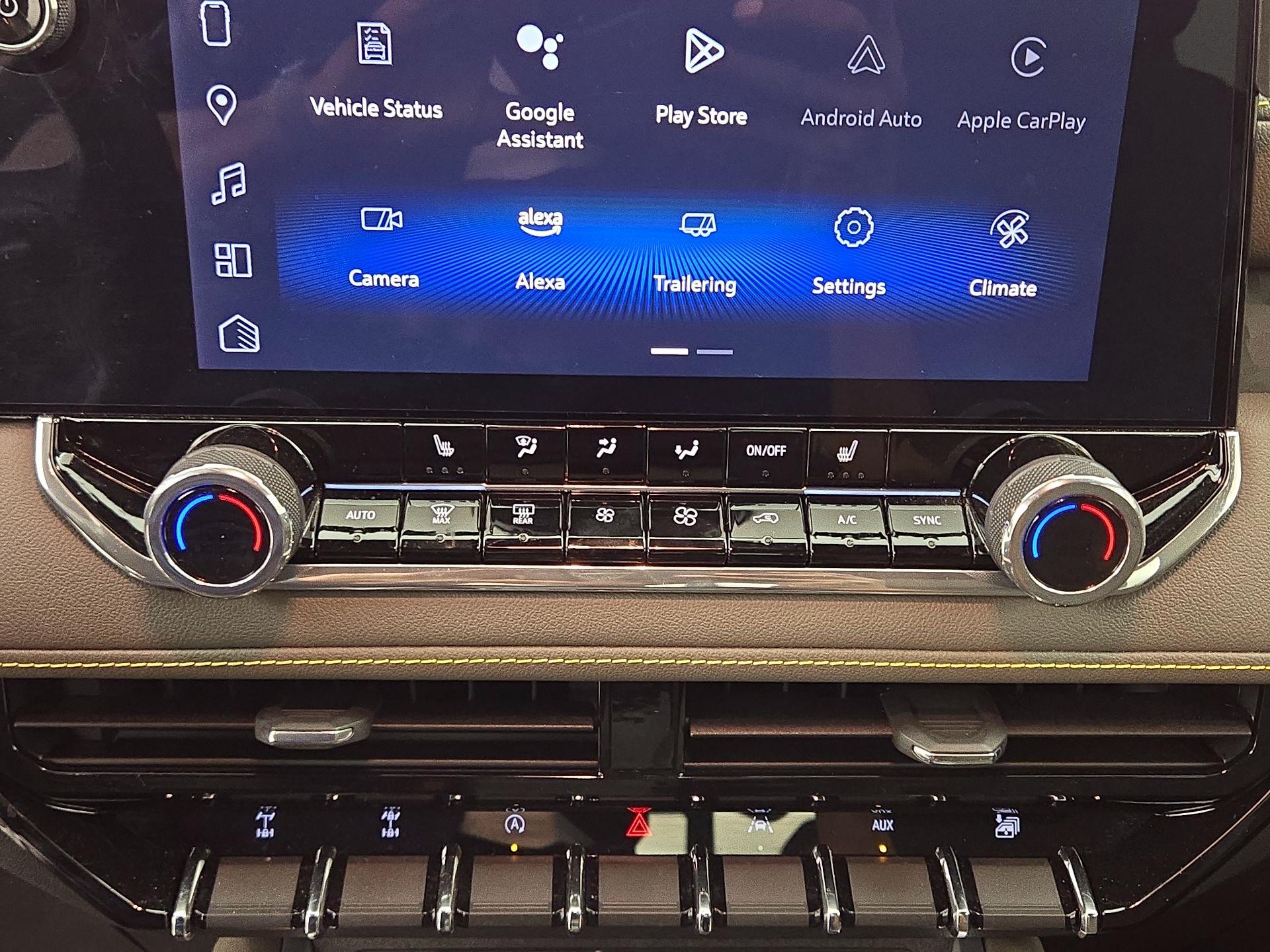 Thumbnail: 2024 Chevrolet Colorado - 16