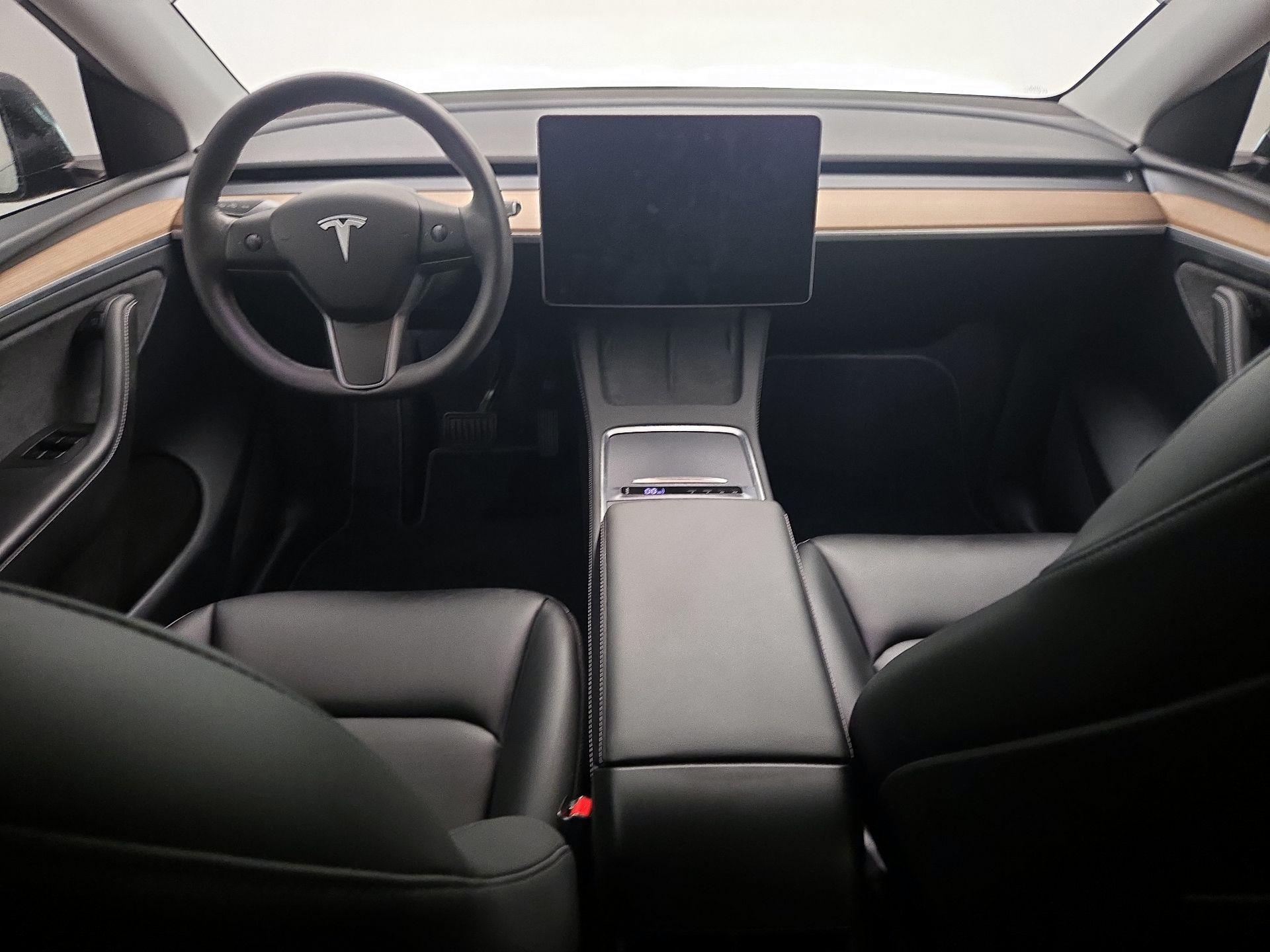 Thumbnail: 2025 Tesla Model Y - 9