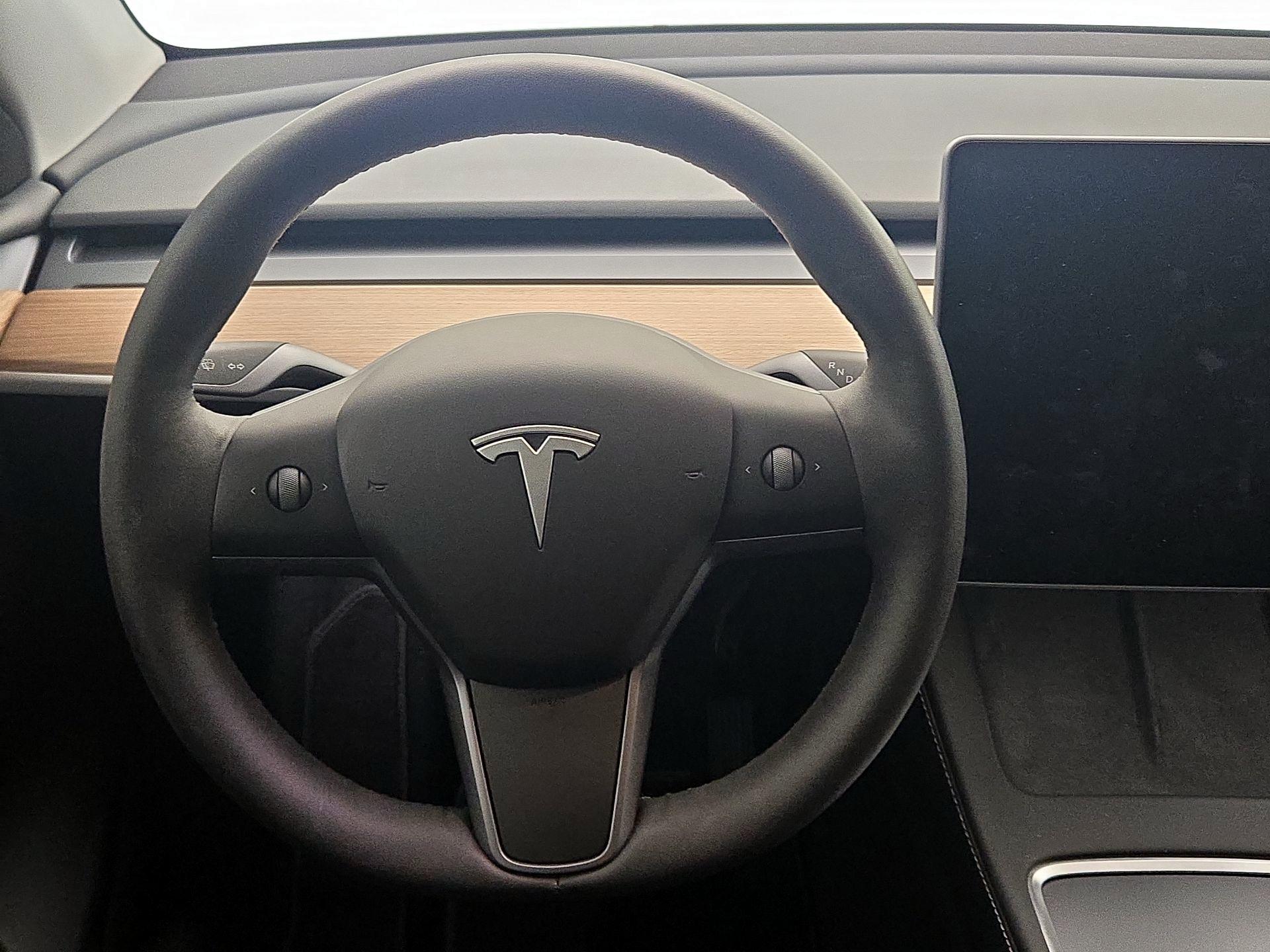 Thumbnail: 2025 Tesla Model Y - 10