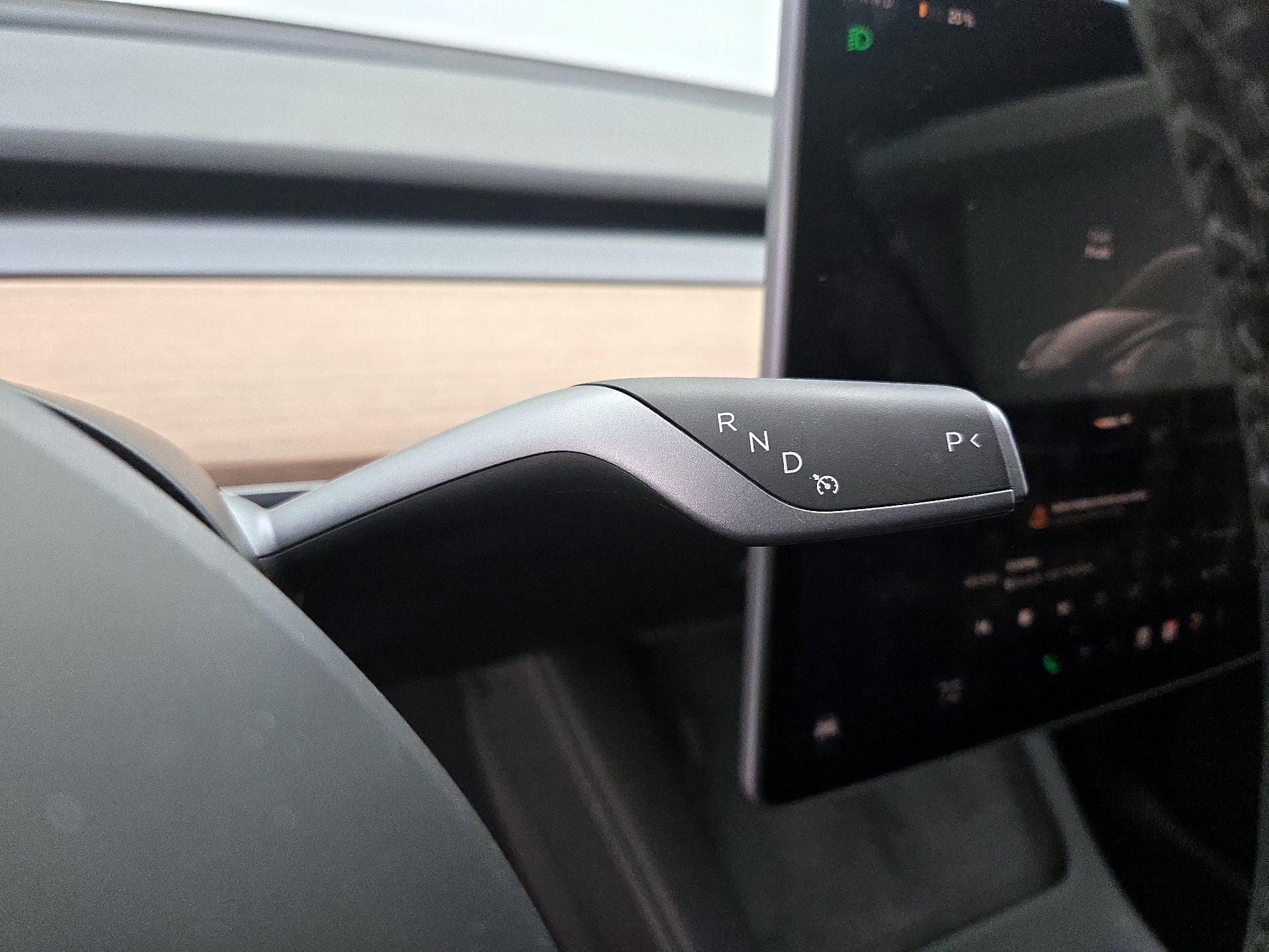 Thumbnail: 2025 Tesla Model Y - 17