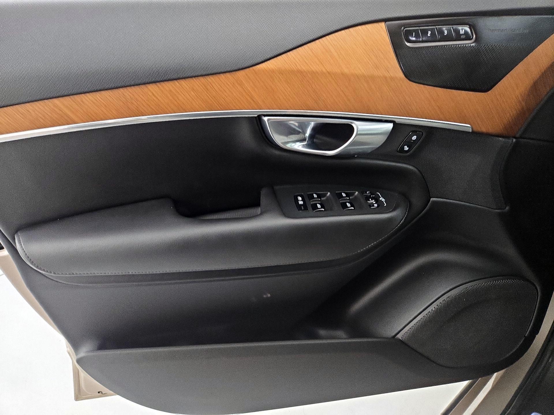 Thumbnail: 2023 Volvo XC90 - 12