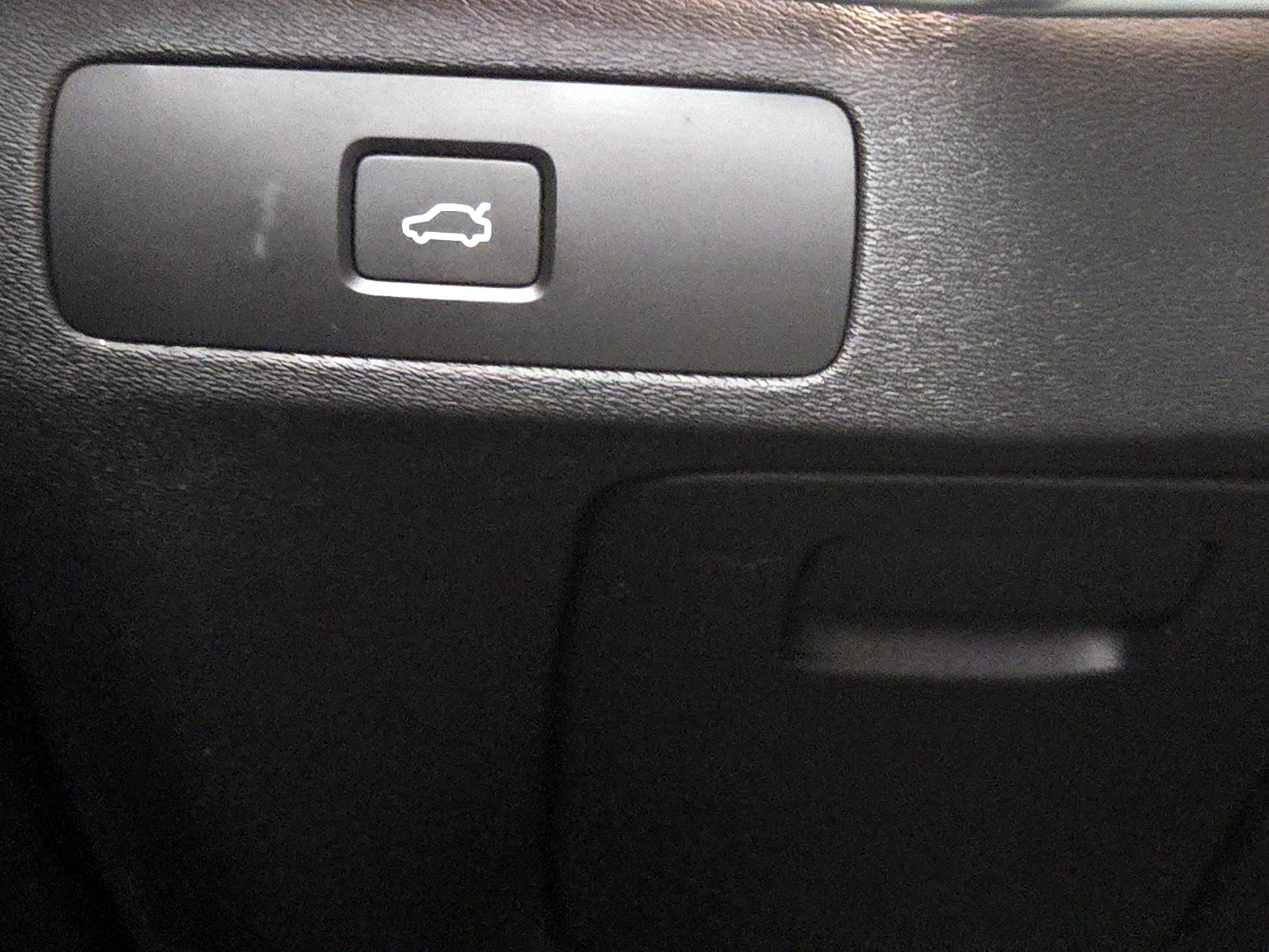 Thumbnail: 2023 Volvo XC90 - 13