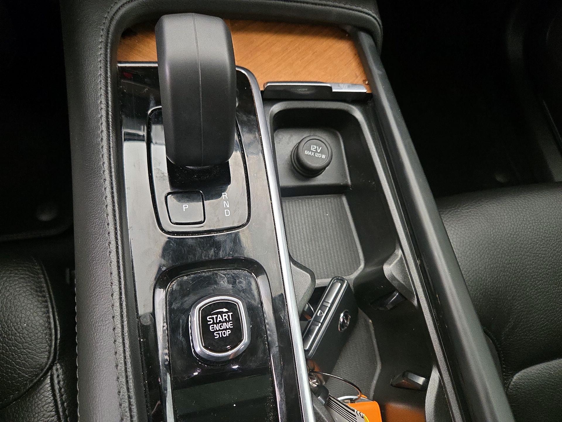 Thumbnail: 2023 Volvo XC90 - 17