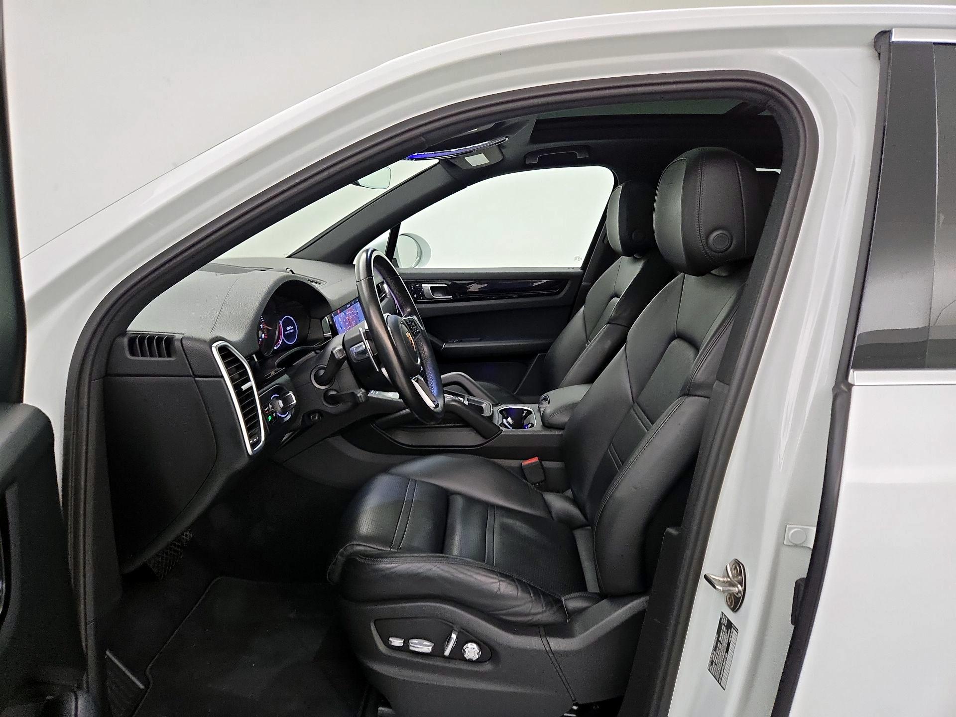 Thumbnail: 2020 Porsche Cayenne - 11