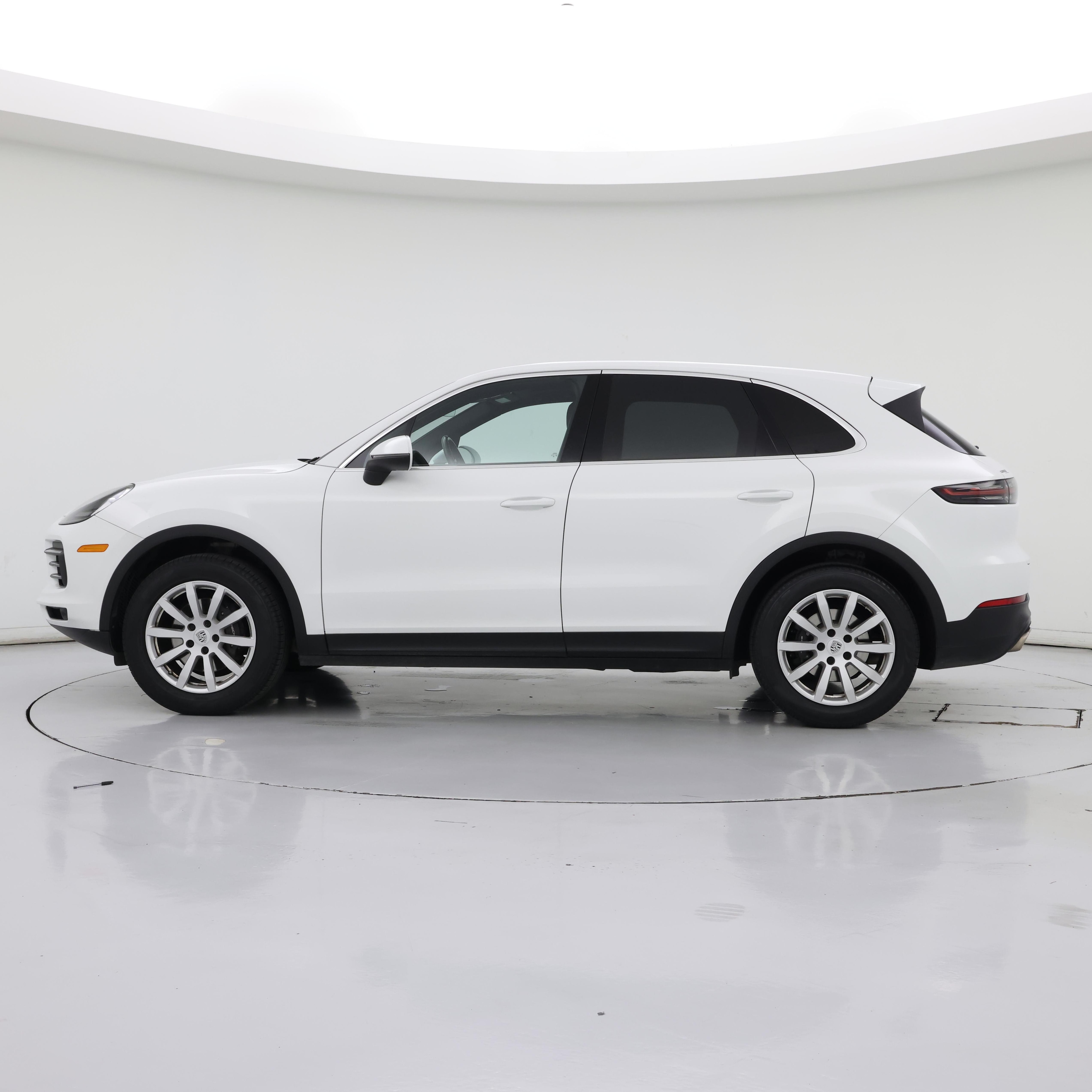 Thumbnail: 2020 Porsche Cayenne - 3