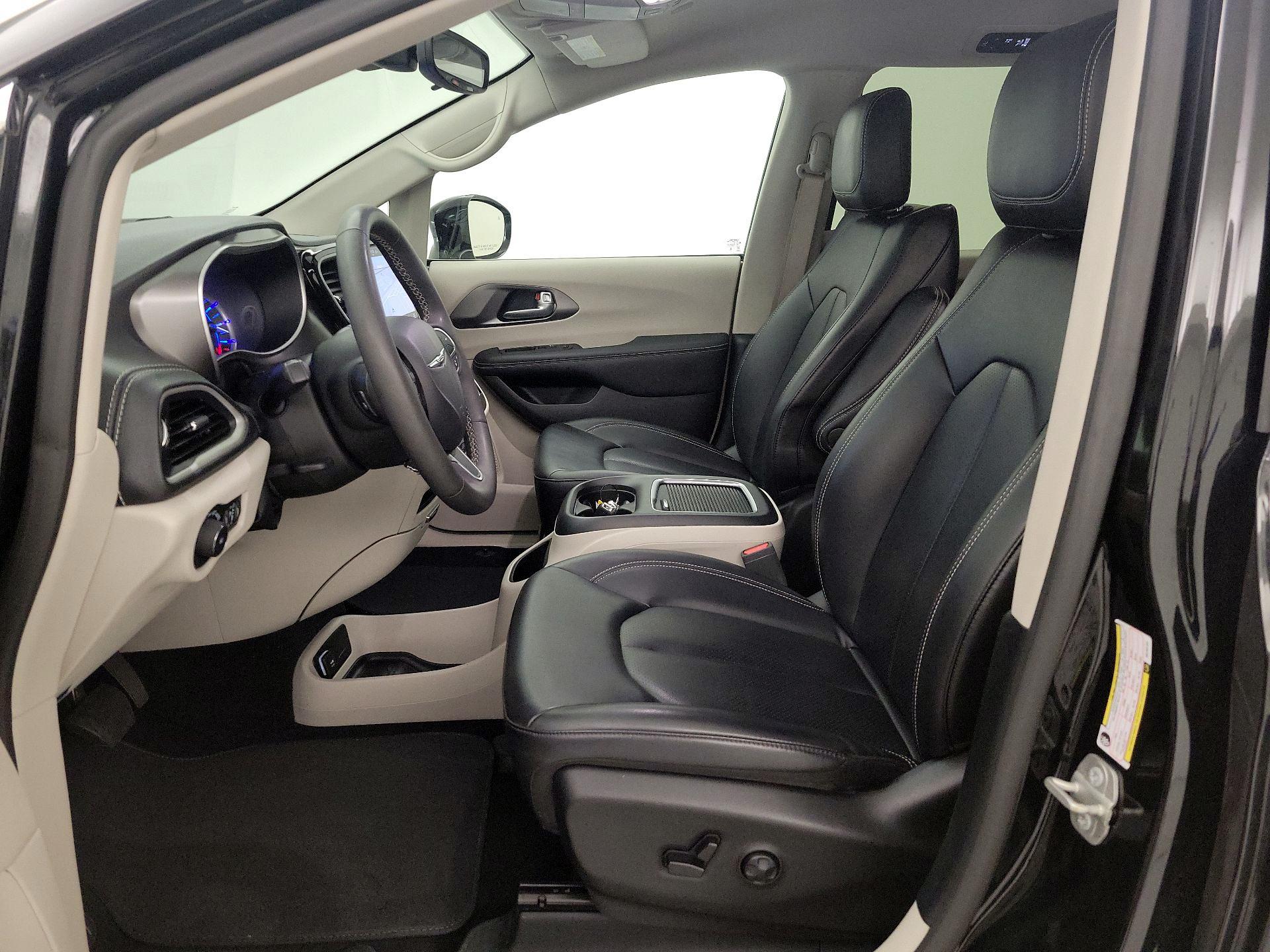 Thumbnail: 2024 Chrysler Pacifica - 11