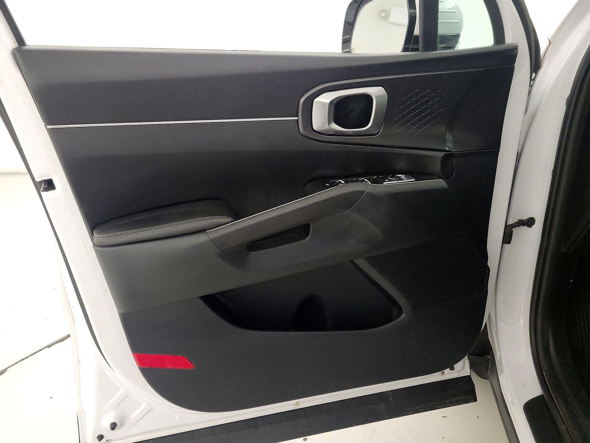 Thumbnail: 2022 Kia Sorento - 12