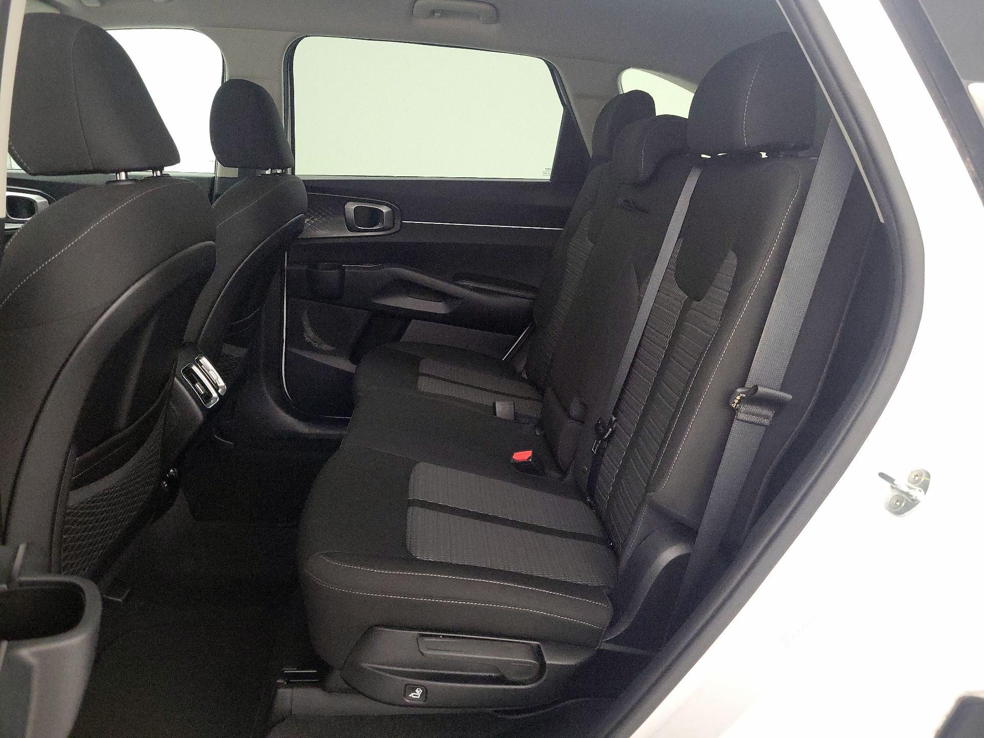 Thumbnail: 2022 Kia Sorento - 18