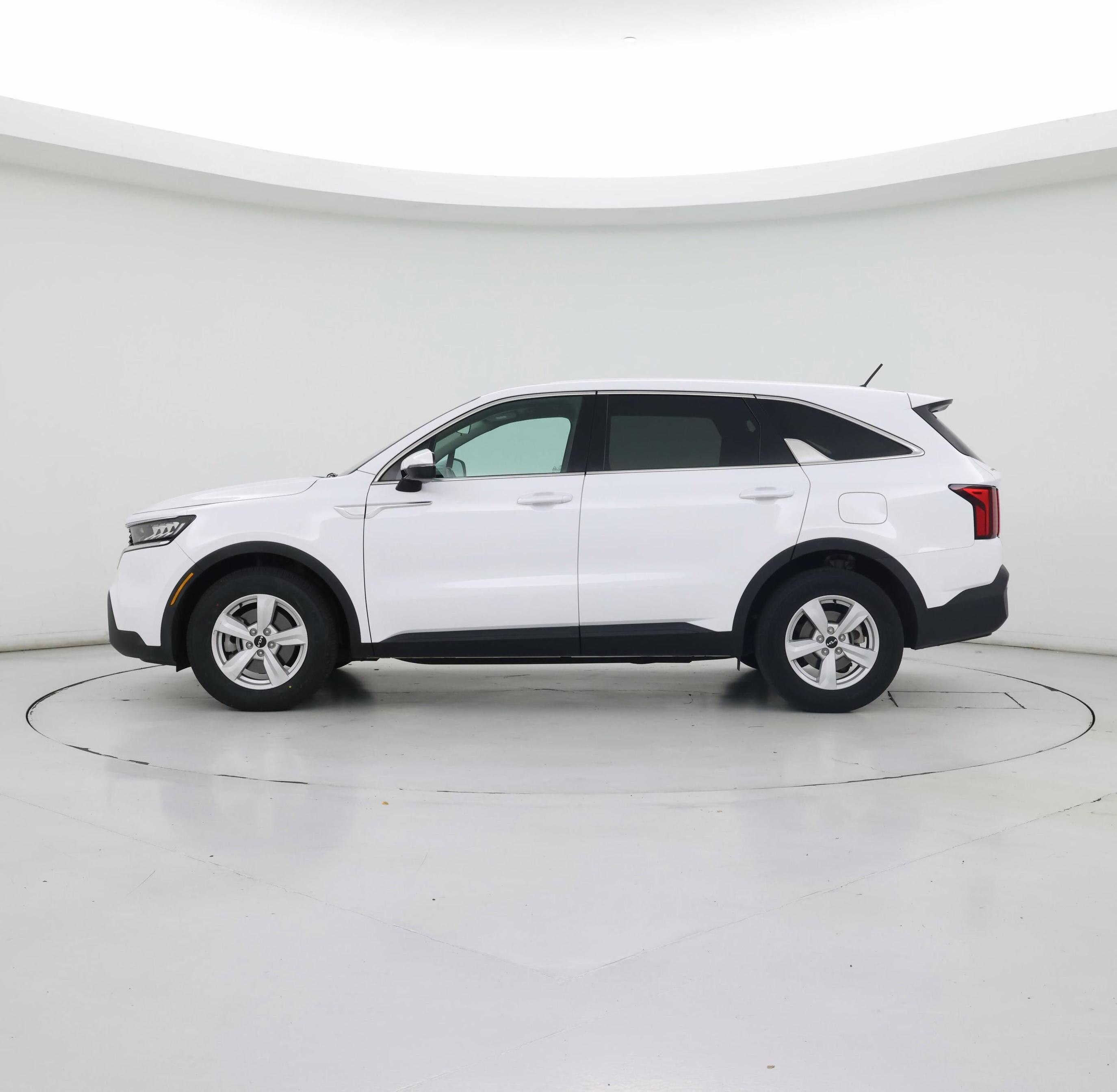 Thumbnail: 2022 Kia Sorento - 3