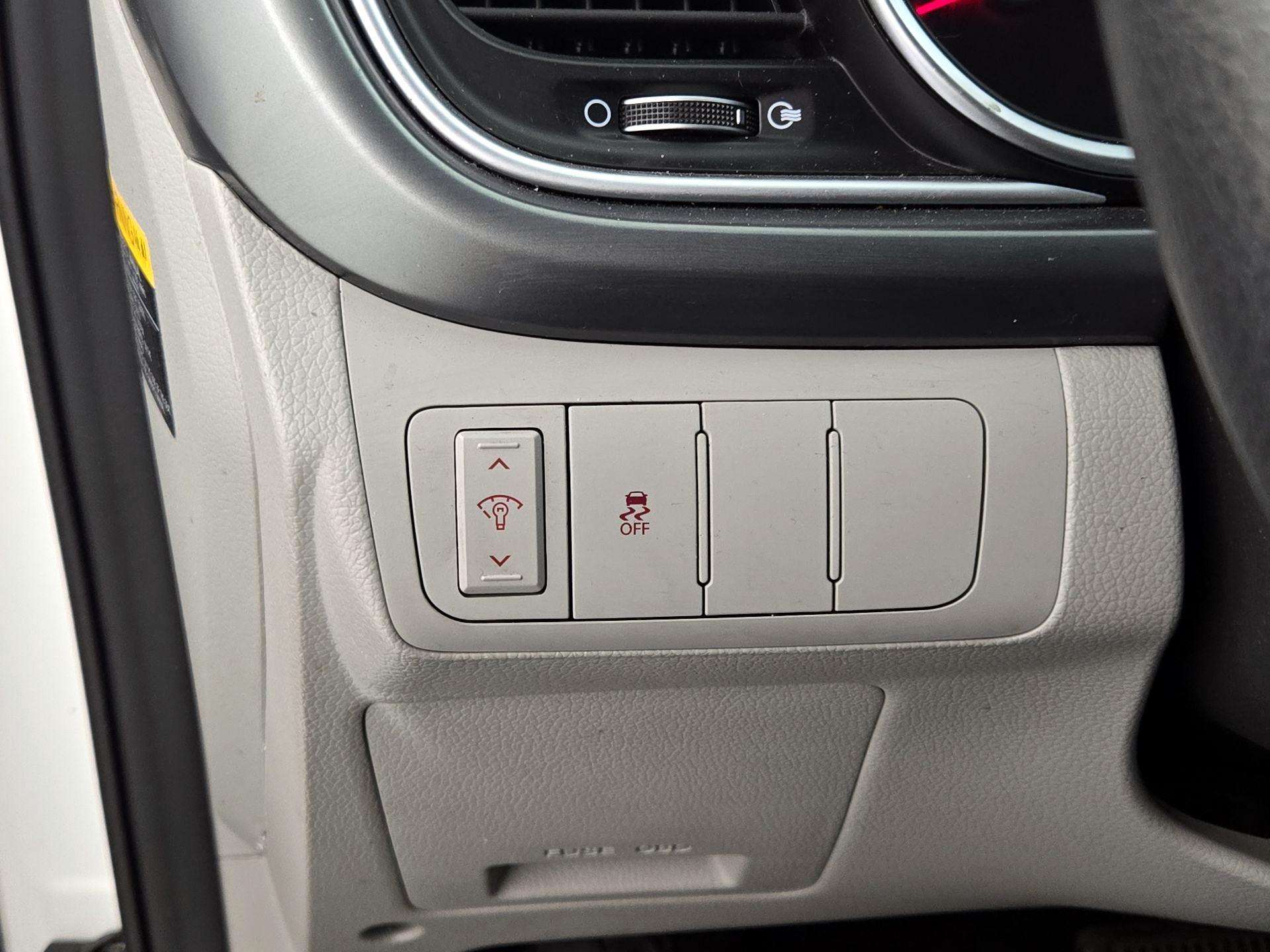 Thumbnail: 2015 Kia Optima - 13