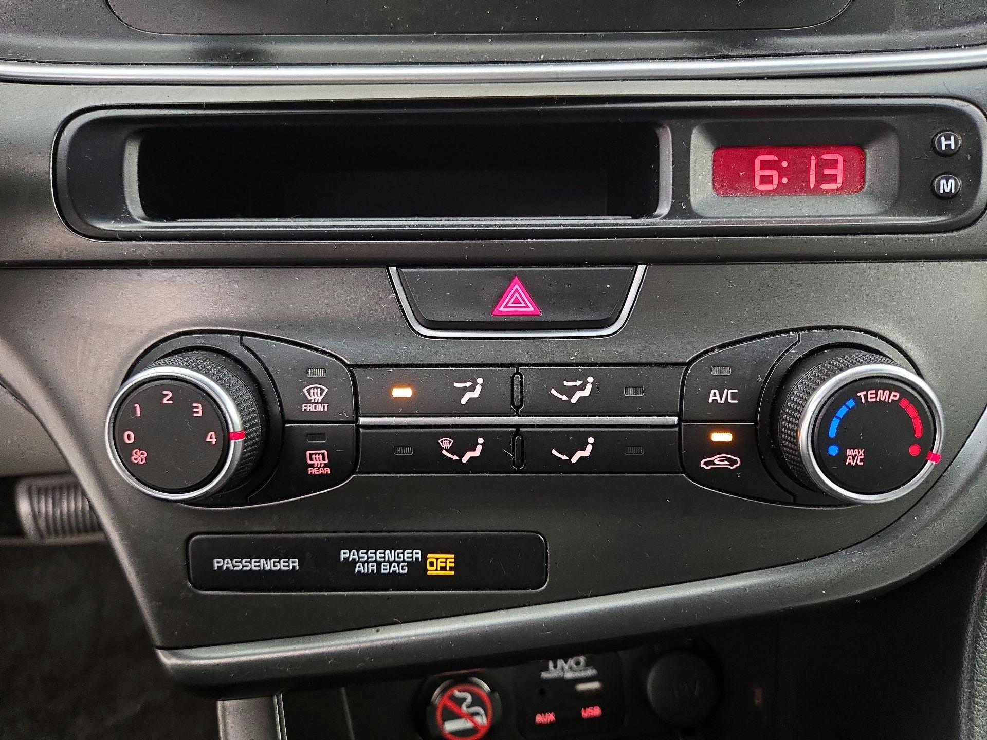 Thumbnail: 2015 Kia Optima - 16