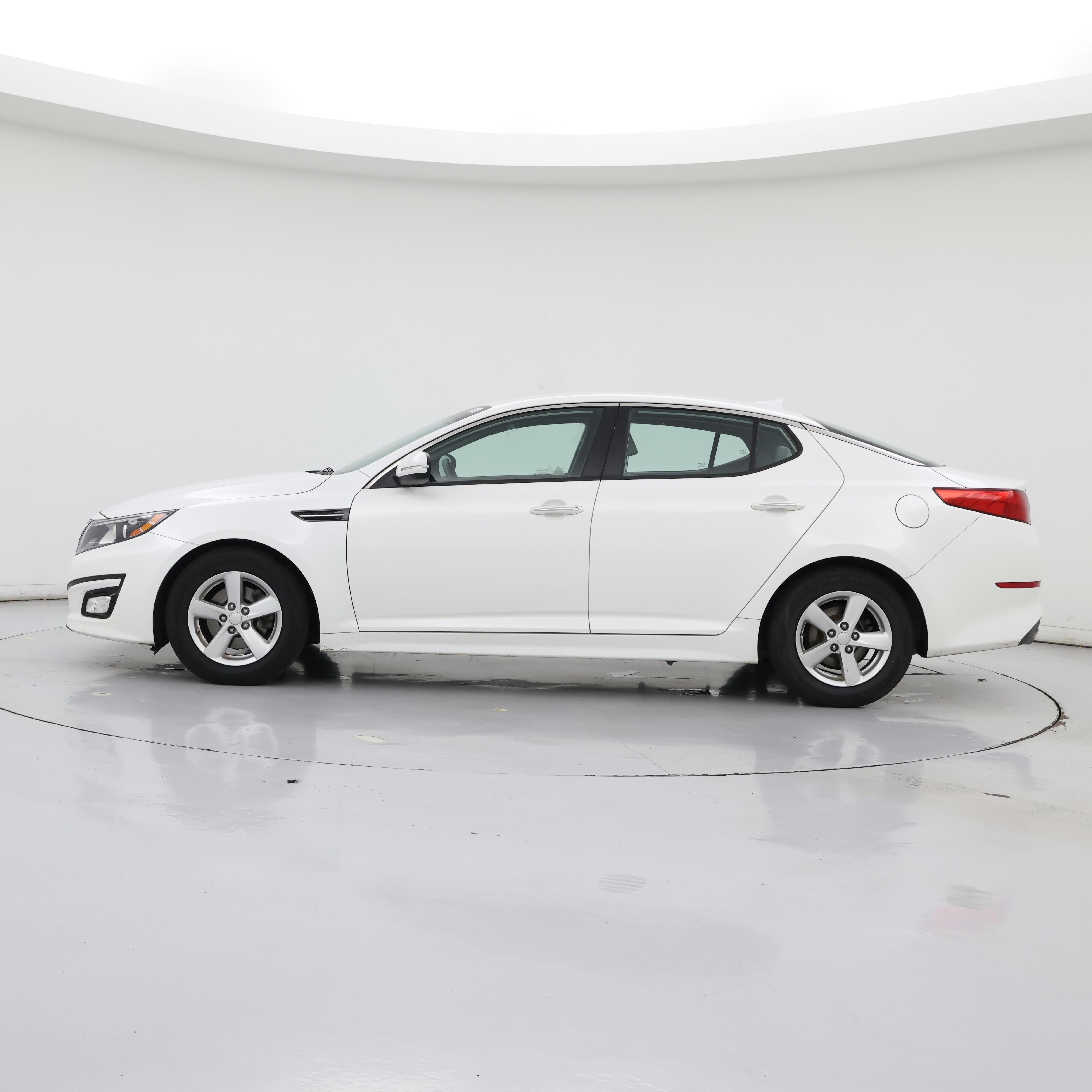 Thumbnail: 2015 Kia Optima - 3