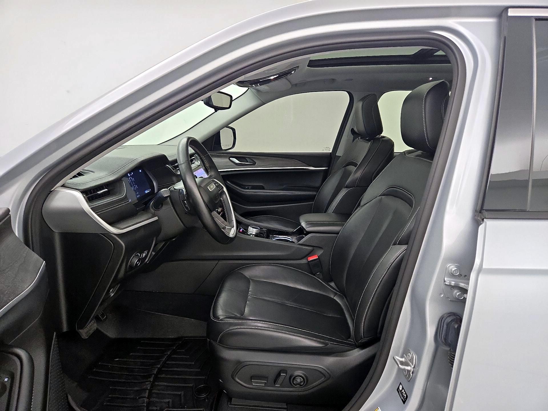 Thumbnail: 2022 Jeep Grand Cherokee L - 11