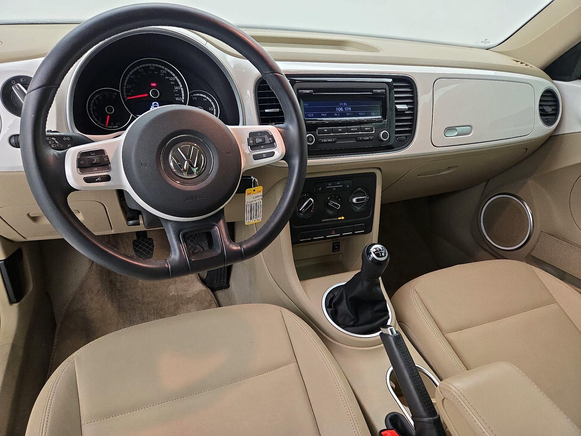 Thumbnail: 2014 Volkswagen Beetle - 9