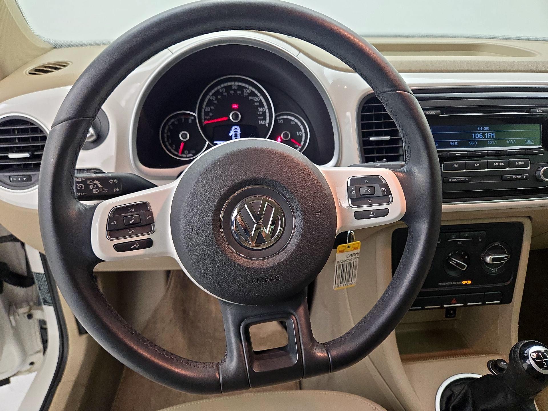 Thumbnail: 2014 Volkswagen Beetle - 10