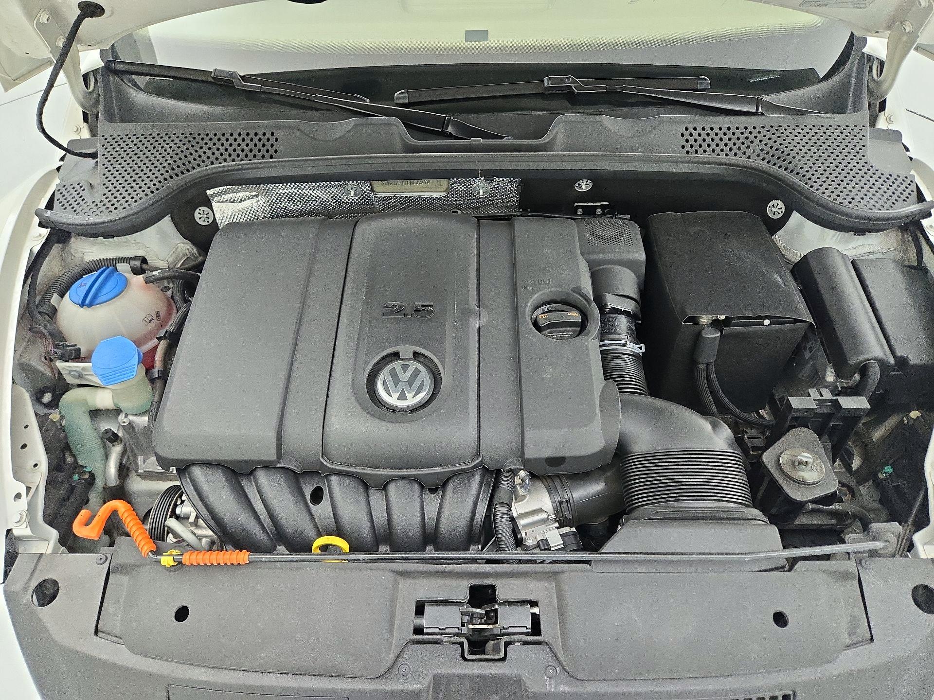 Thumbnail: 2014 Volkswagen Beetle - 19