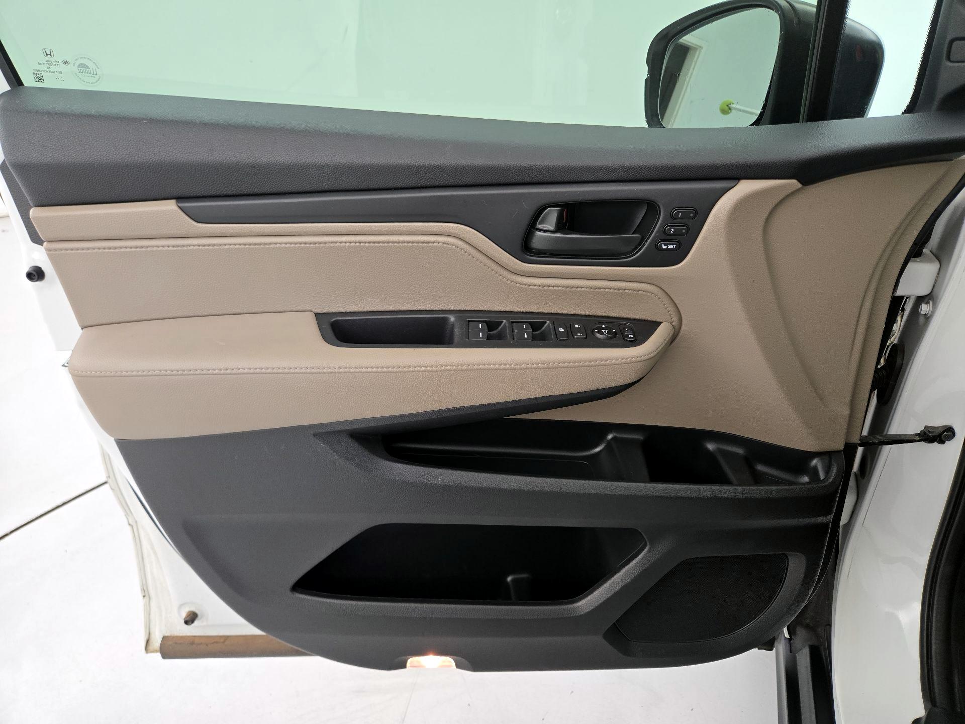 Thumbnail: 2020 Honda Odyssey - 12